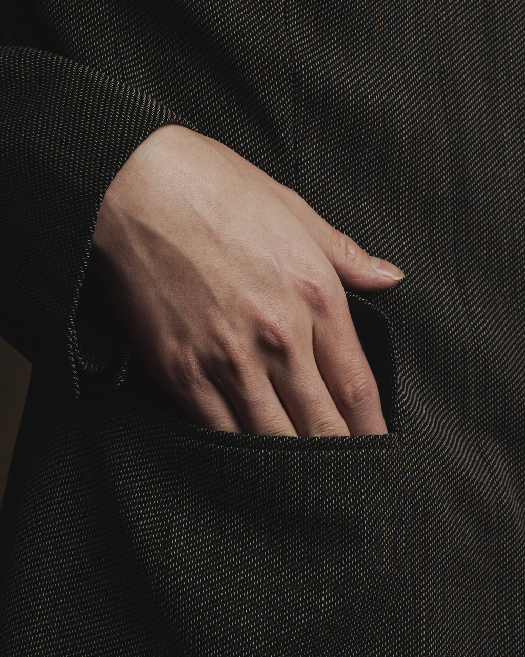 Chaqueta minimalista de los años 90-00 con cuello de esten de estiramiento y apertura frontal con cremallera de Max Mara