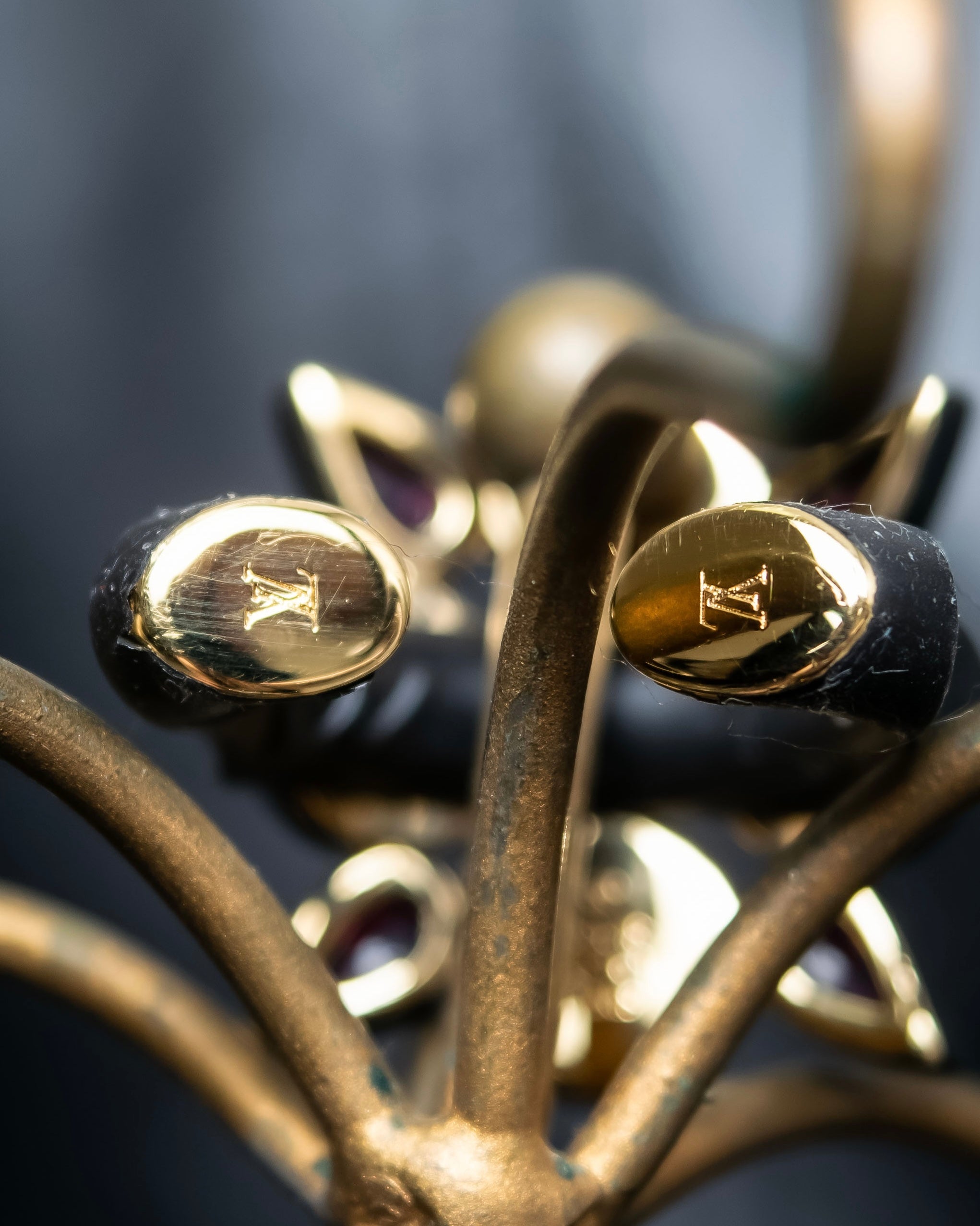 "LOUIS VUITTON"　Geometric color stone ring