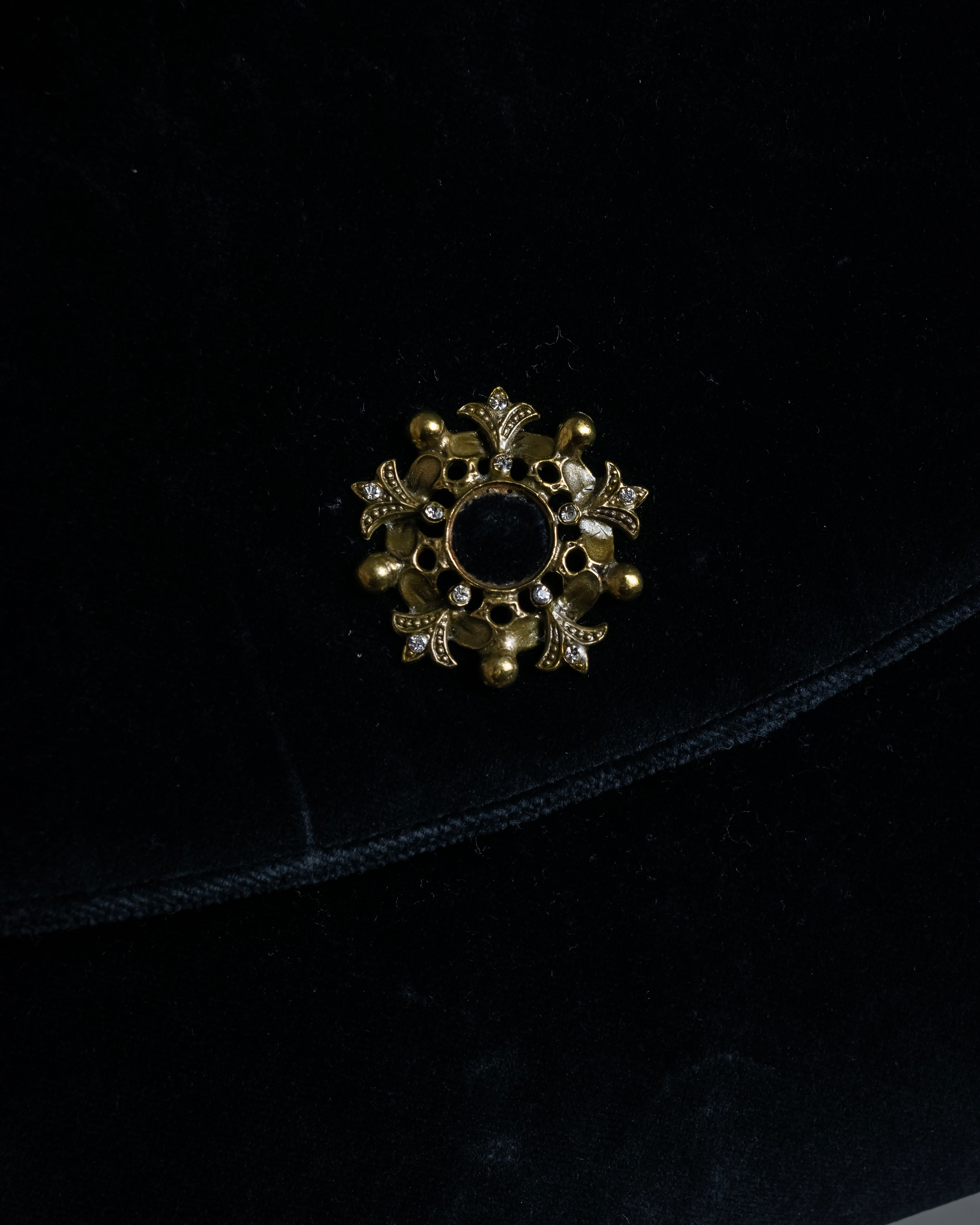 "Salvatore Ferragamo" Antique jewelry motif design velvet shoulder bag