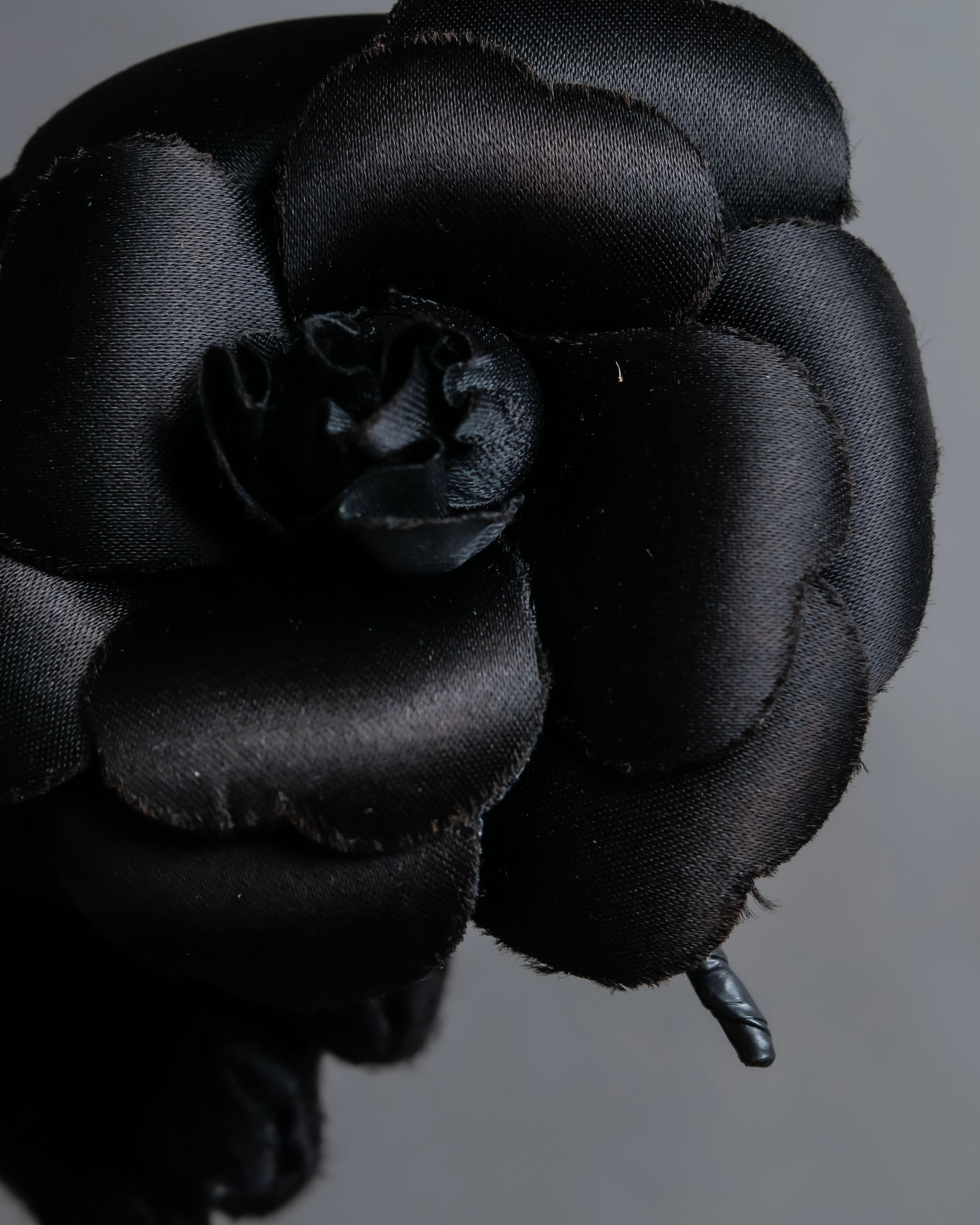 "CHANEL" Black camellia motif brooch
