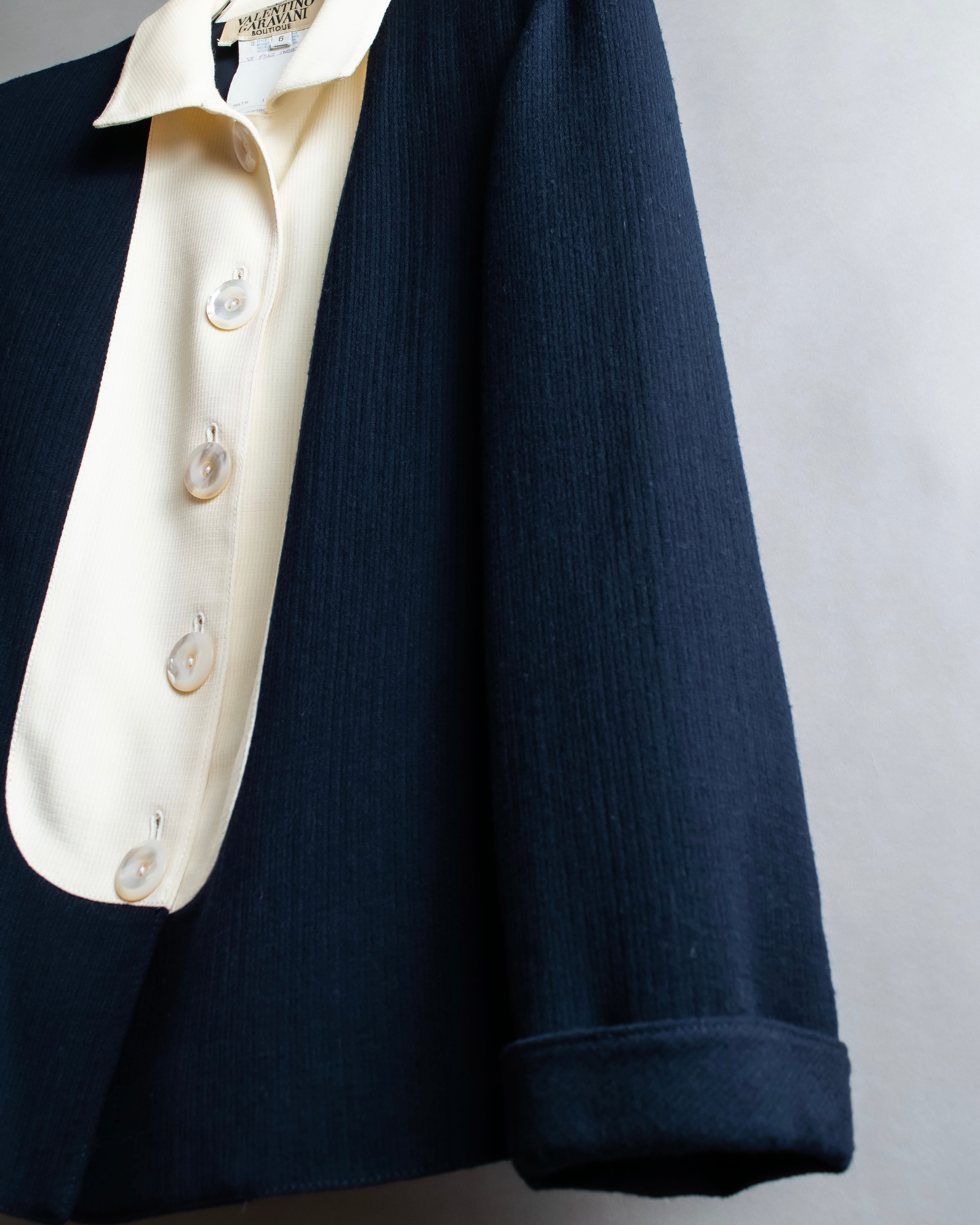 "VALENTINO GARAVANI BOUTIQUE"
Cleric design shirt jacket & tapered slacks set up