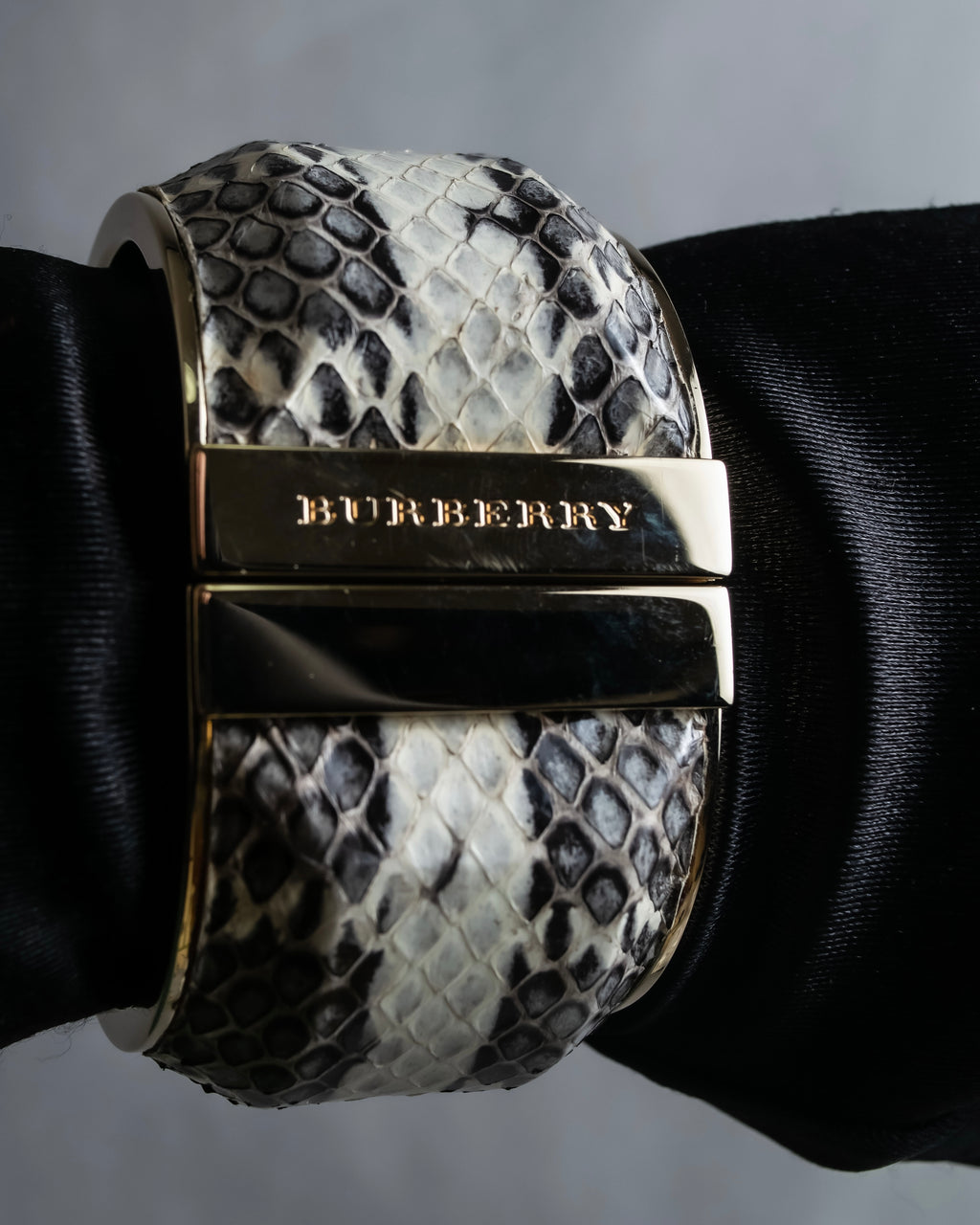 "BURBERRY" Python pattern metal hinge bangle