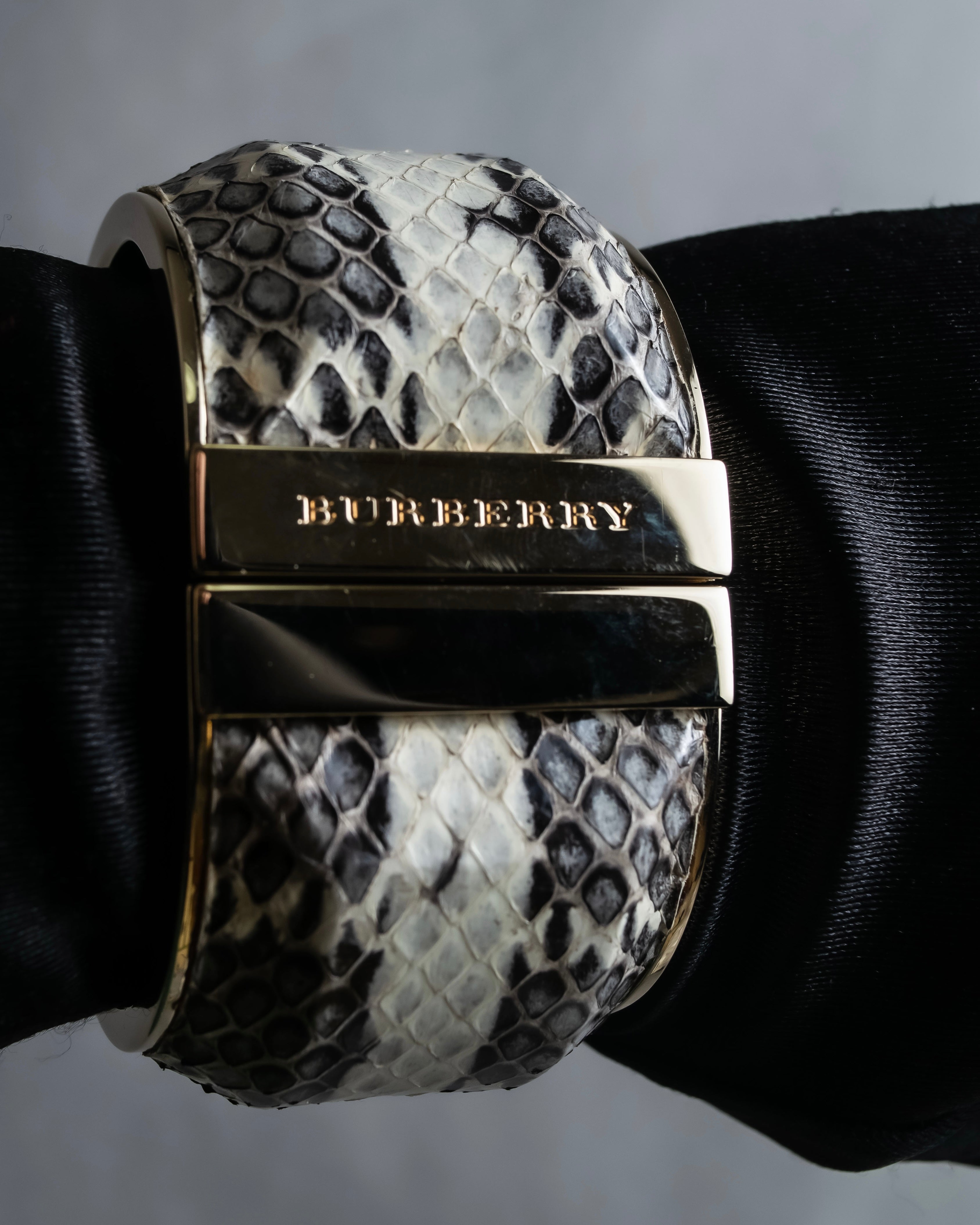 "BURBERRY" Python pattern metal hinge bangle