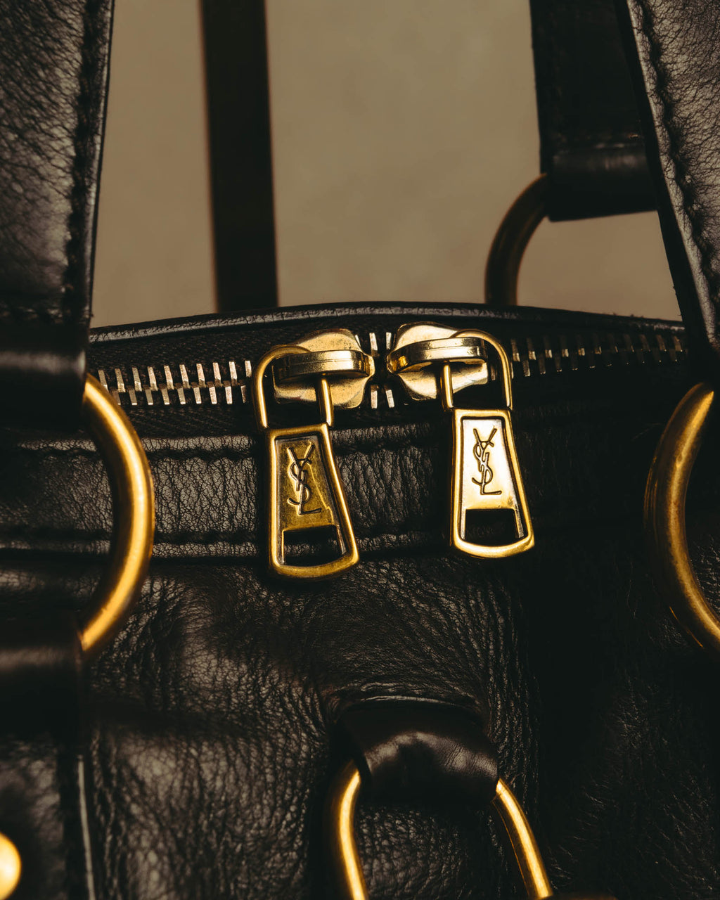 -SPECIAL- “Yves Saint Laurent” 00’s-10’s Muse leather handbag