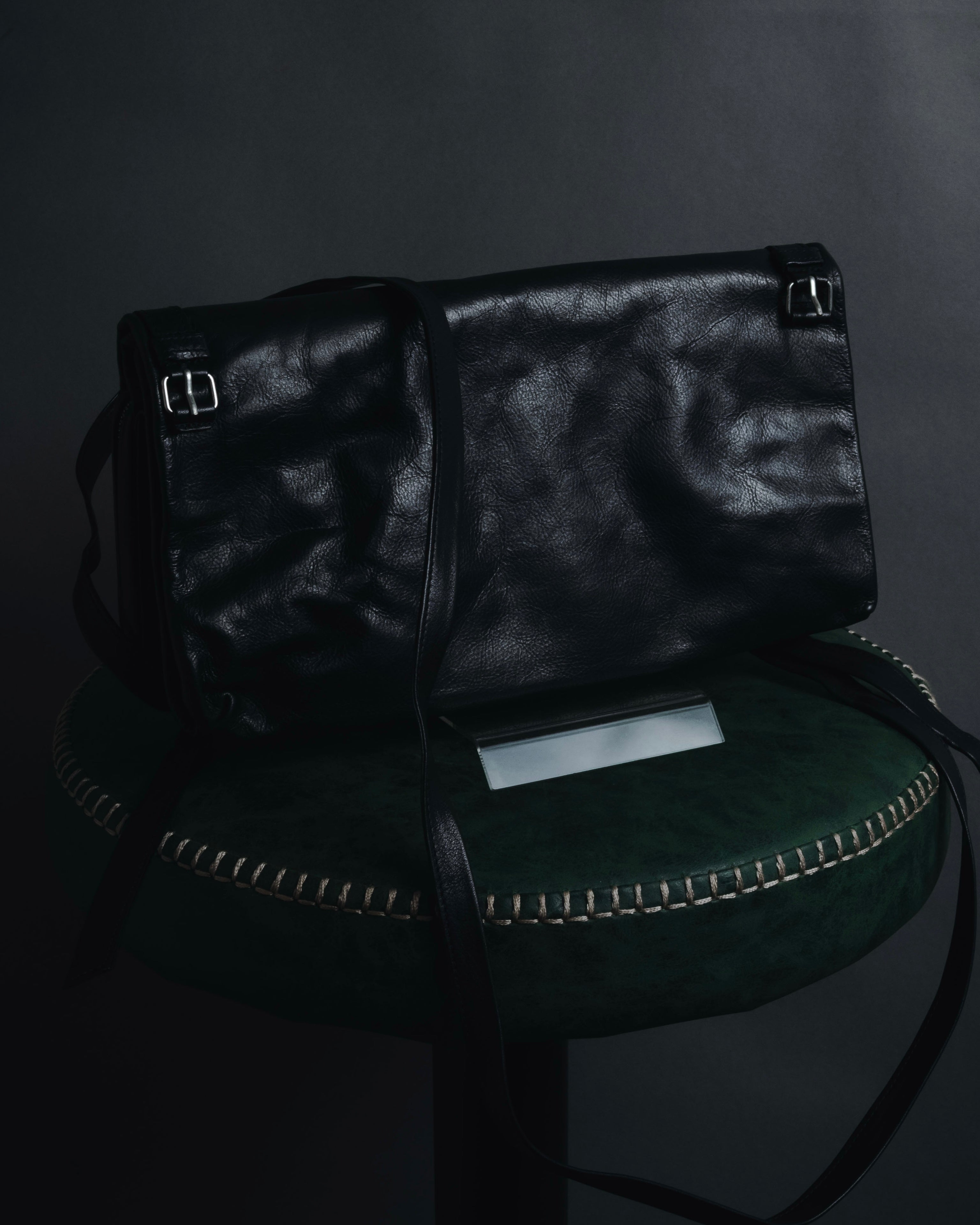 –SPECIAL– "ANN DEMEULEMEESTER" 2010-2013 Transformable roll-top vitello leather bag