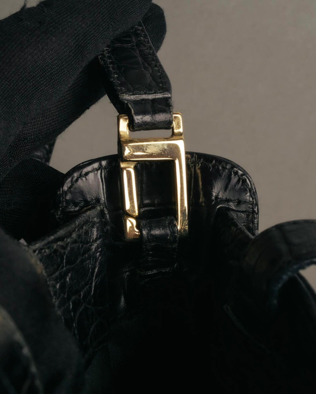 "Salvatore Ferragamo" 90's-00's Croc embossed leather shoulder bag