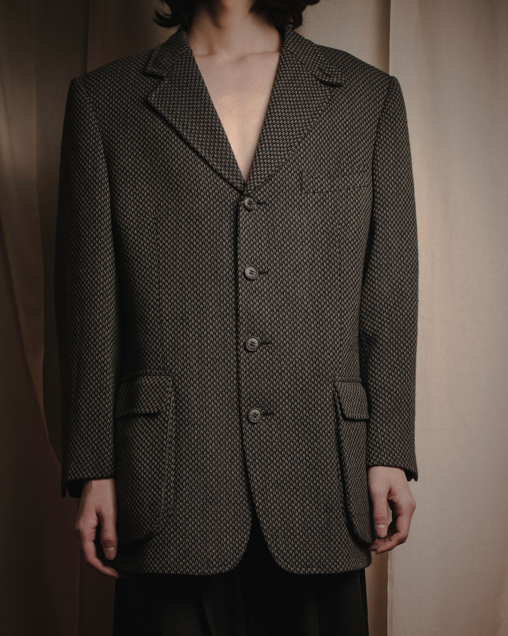 "VALENTINO GARAVANI BOUTIQUE"
Late 80’s - Early 90’s soft-structured birdseye wool tailored jacket