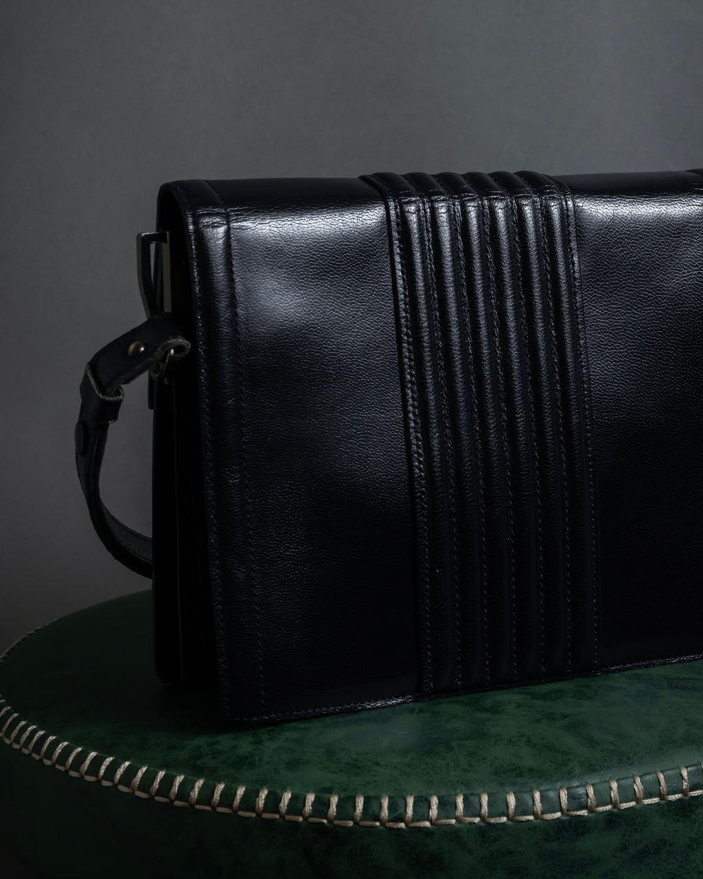 "YVES SAINT LAURENT" Straight ridge design square forum leather bag