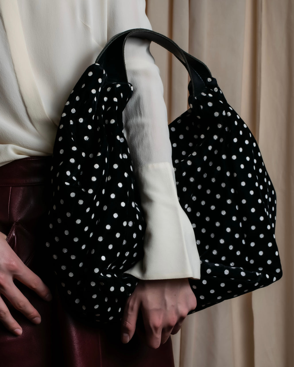 "tricot COMME des GARCONS" Polka dot velour large handbag