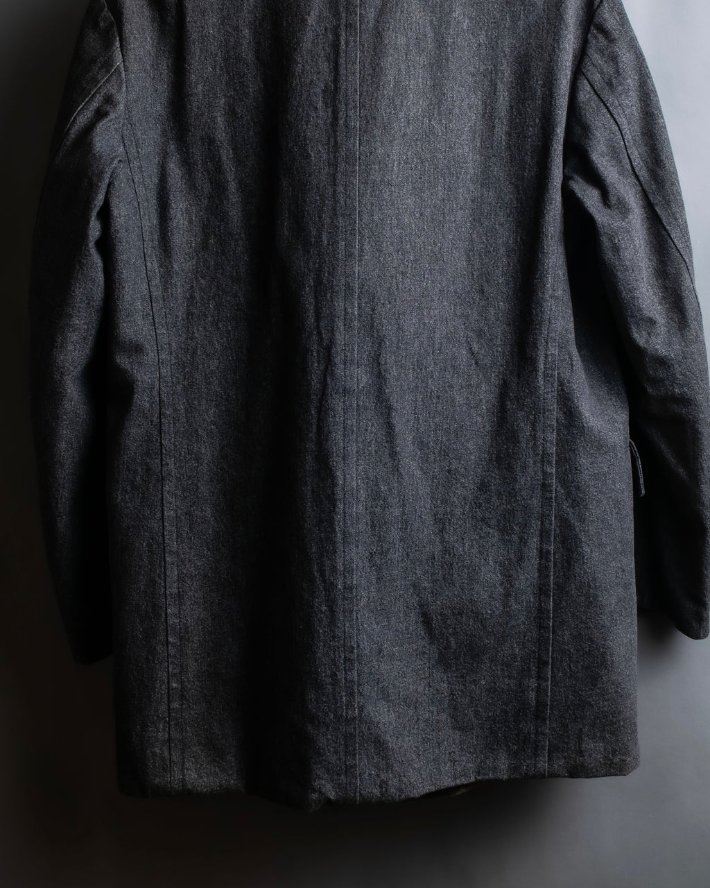 "tricot COMME des GARCONS" 
Double-breasted reversible fur tailored coat