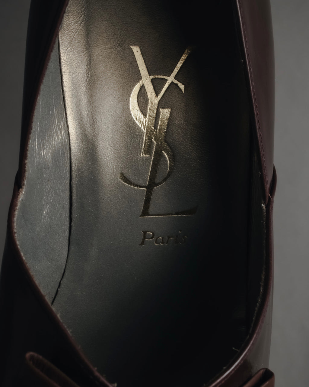 "YVES SAINT LAURENT" Elegant ribbon leather pumps