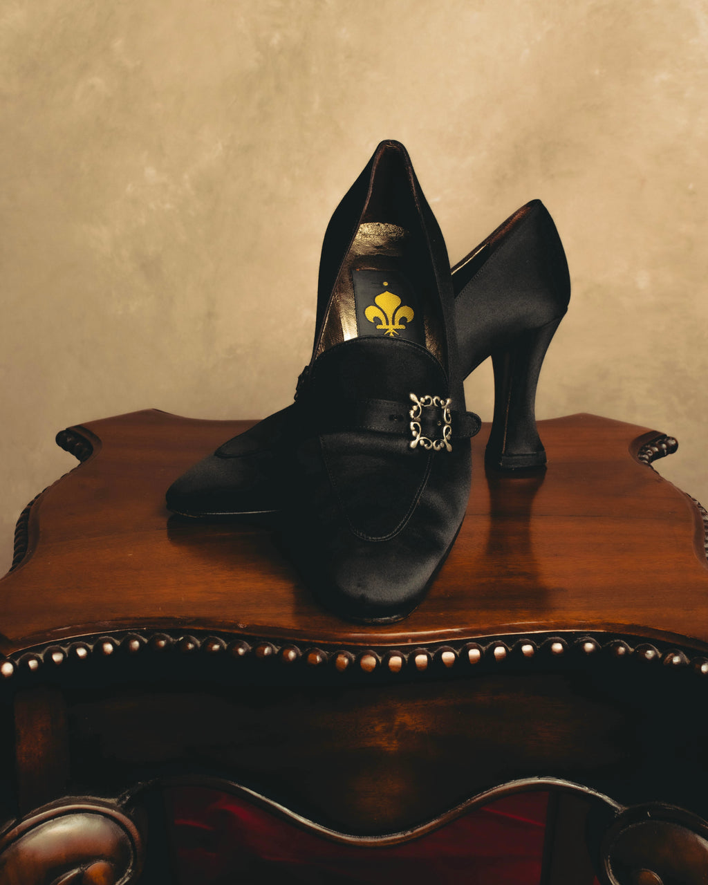 "PATRICK COX" 90's-00's Satin buckle heeled loafer pumps