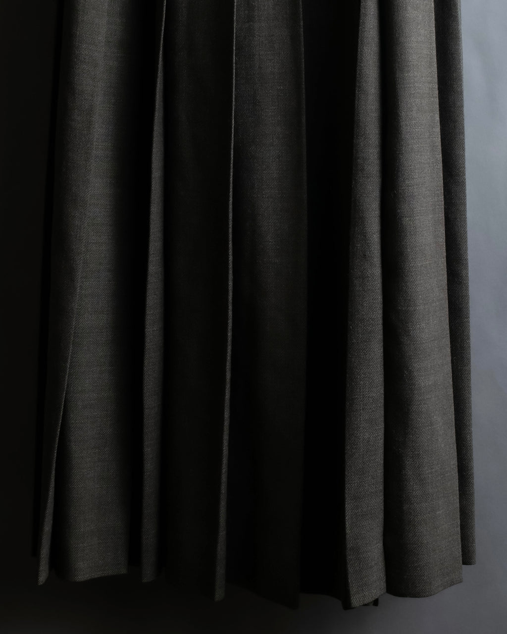 "CHANEL" Side button design pleated flared skirt