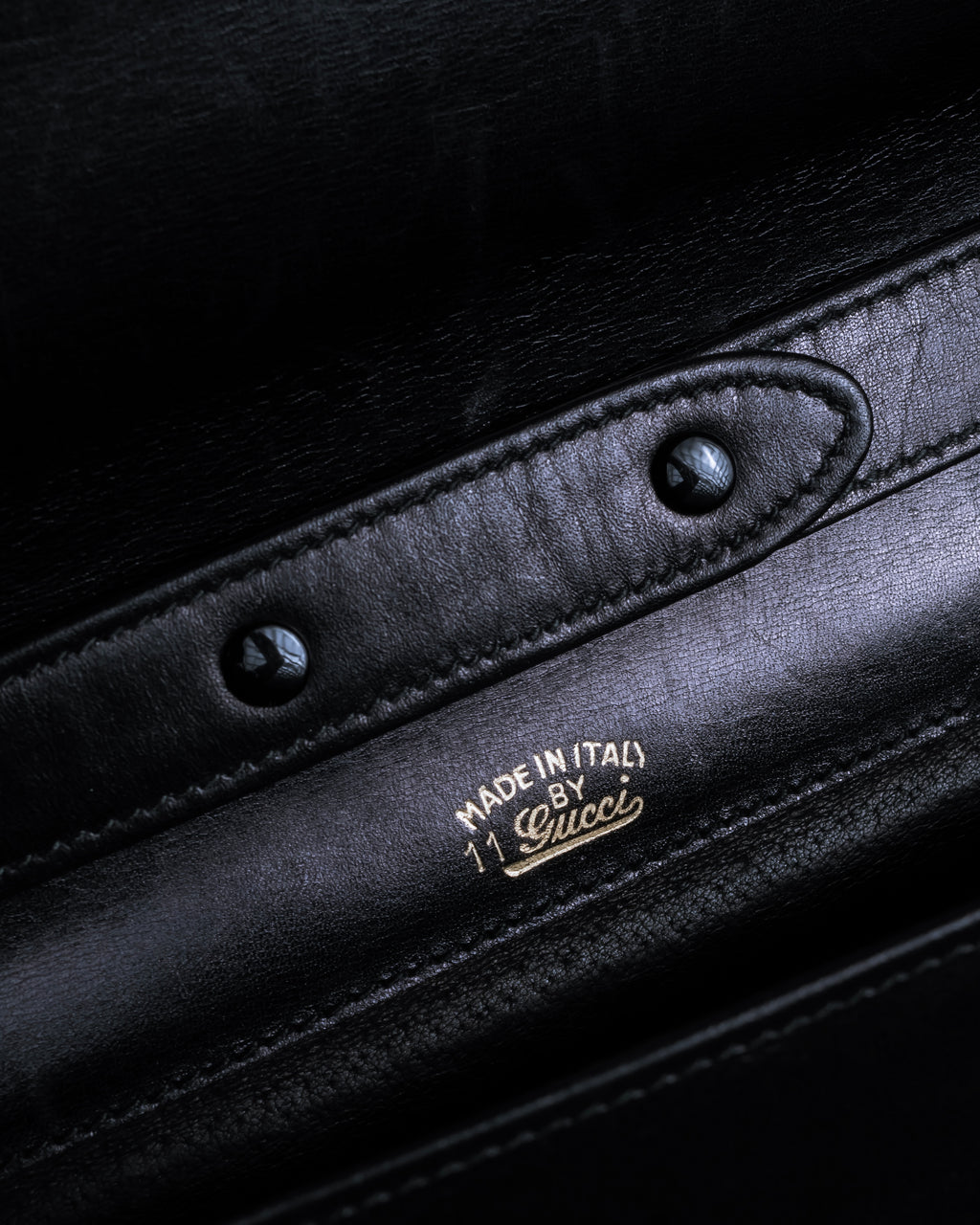 "GUCCI" Saddlery motif crisp design vintage leather shoulder bag