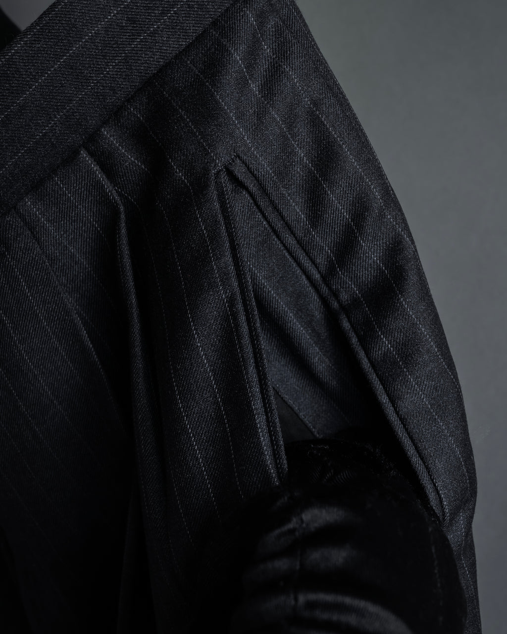 "ARMANI COLLEZIONI" Deep charcoal pinstripe set up