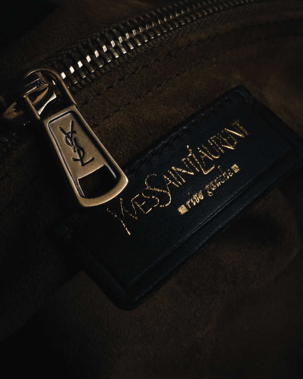 –SPECIAL– "YVES SAINT LAURENT"
2008-2012 Croc embossed suede muse two bag