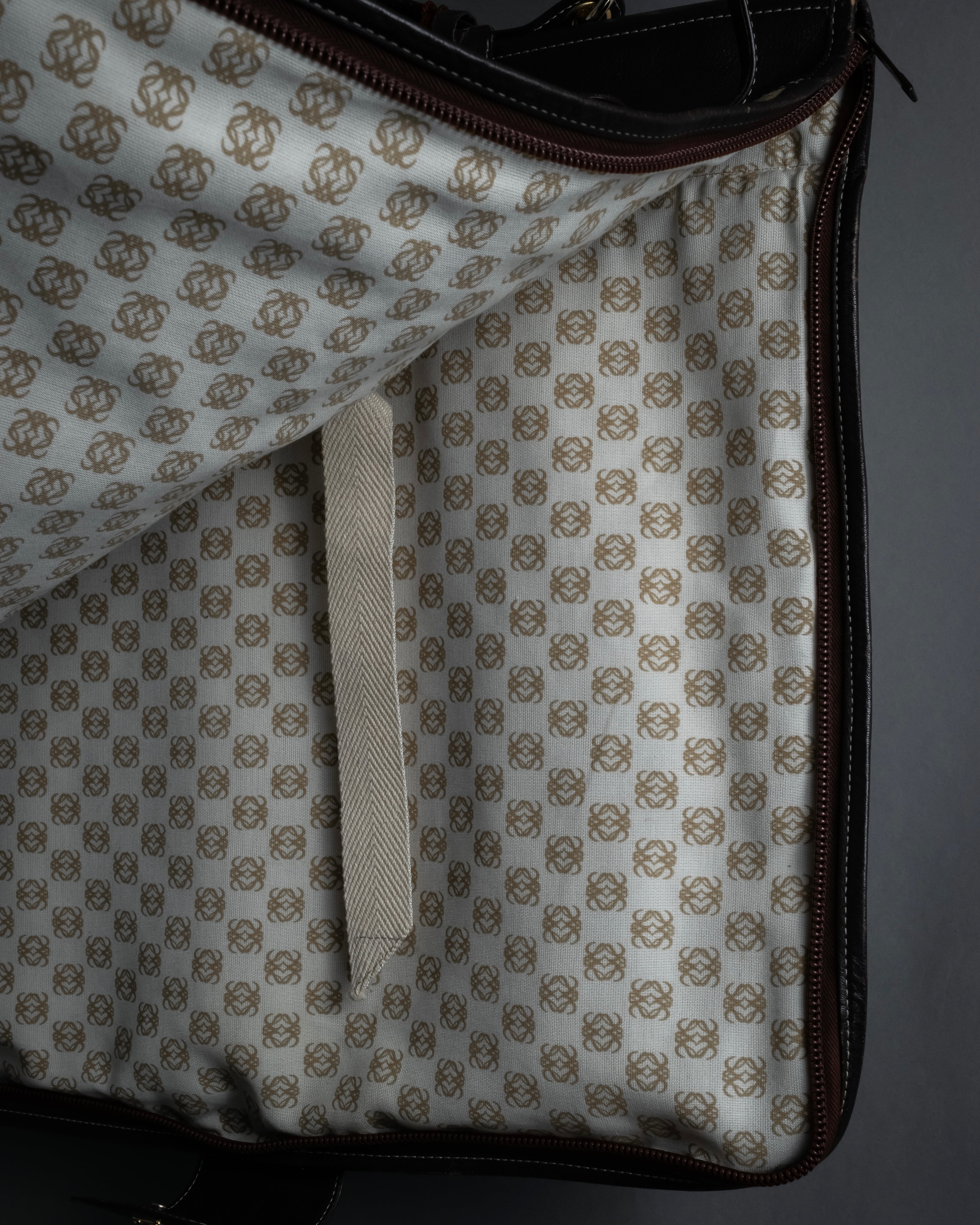 "LOEWE" 80's-90's Logo engraved suede leather combination business bag