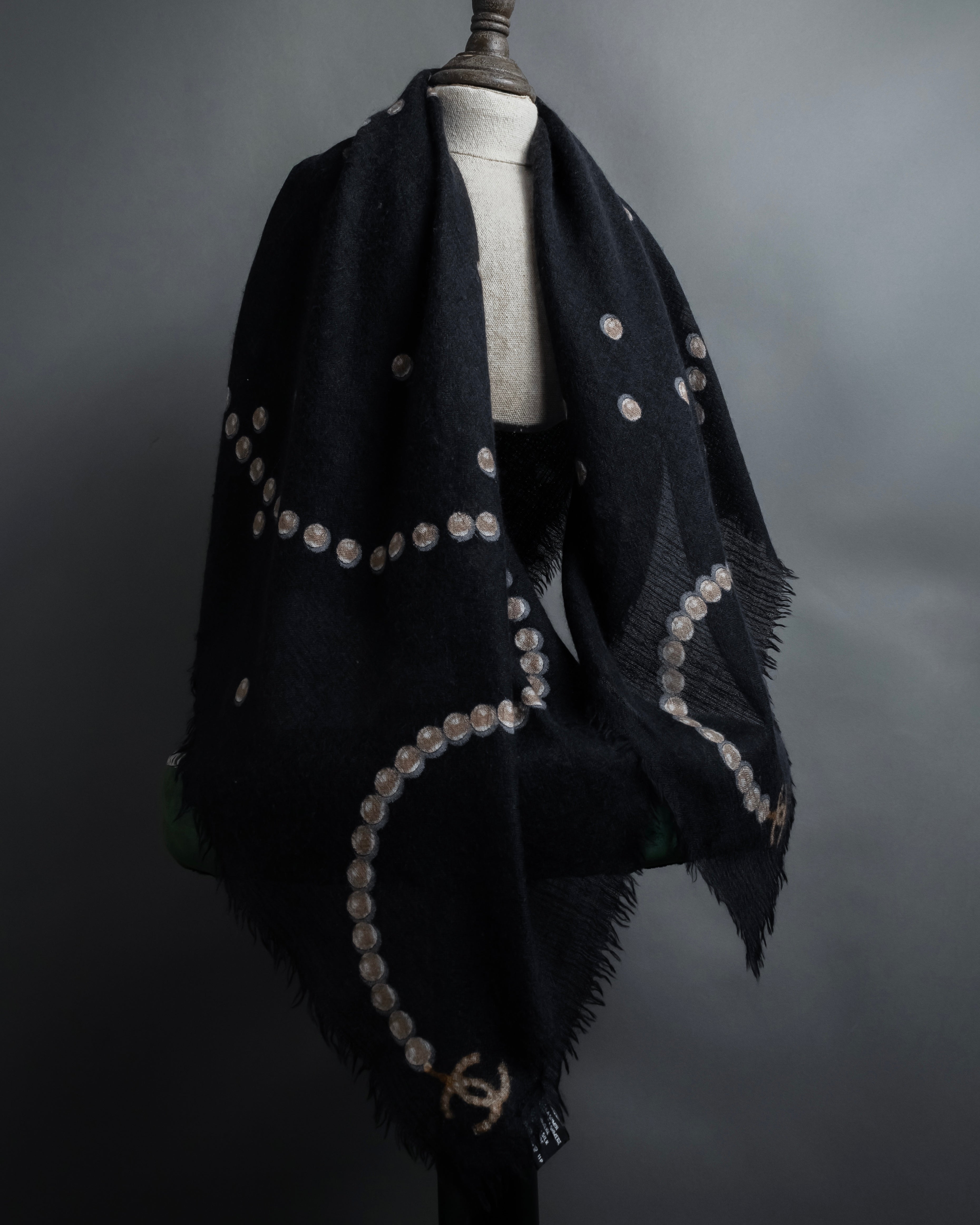 "CHANEL" Pearl fringe design gauze scarf
