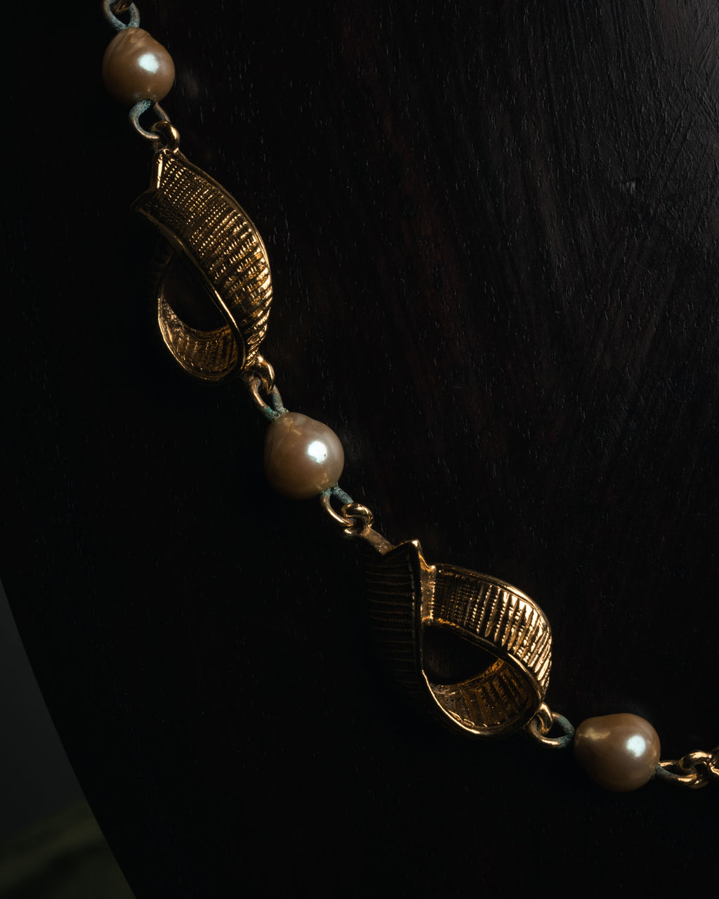 “Yves Saint Laurent” 80’s-90’s Baroque pearl heart motif necklace