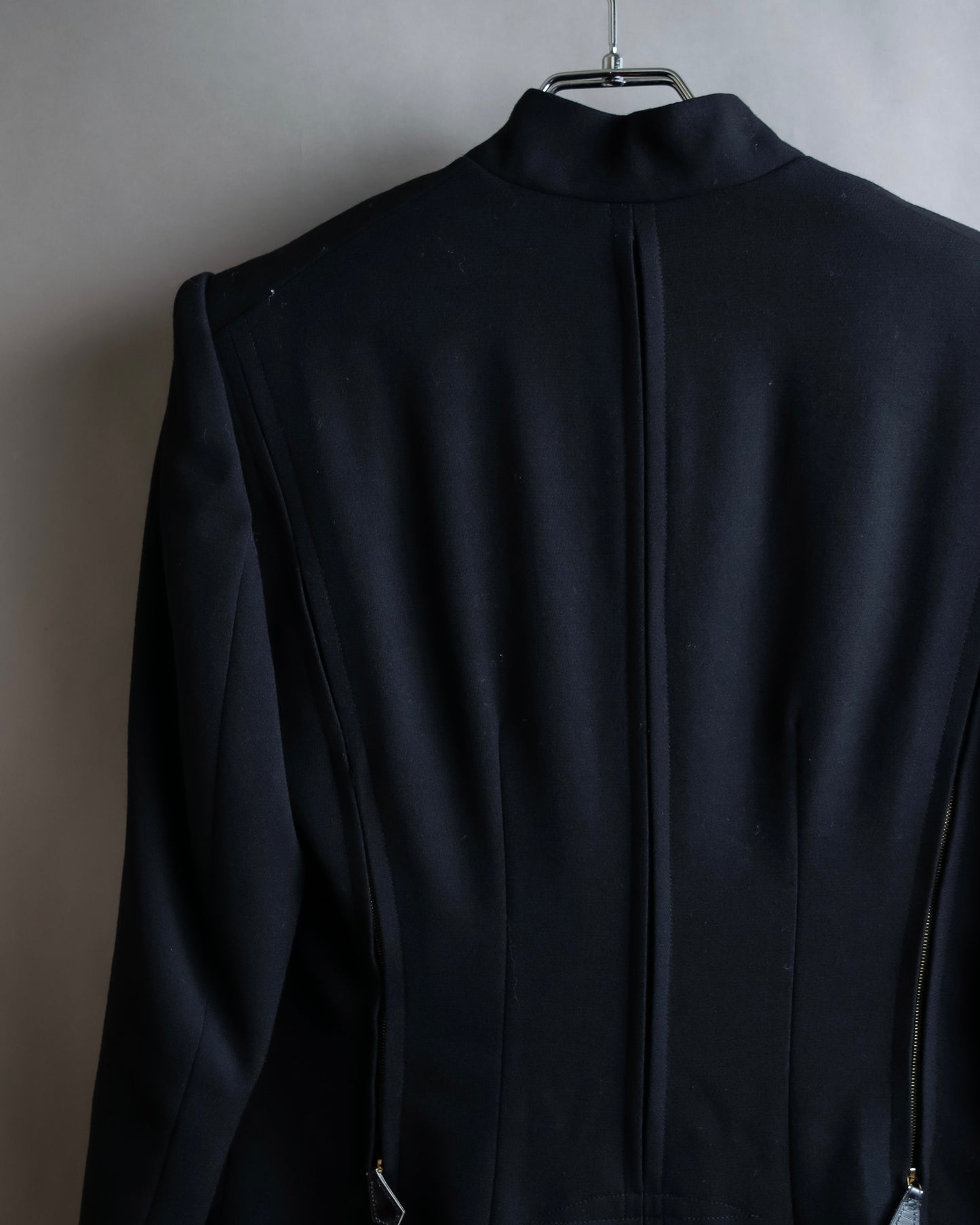 "HERMES" Darted shape no collar back zip jacket