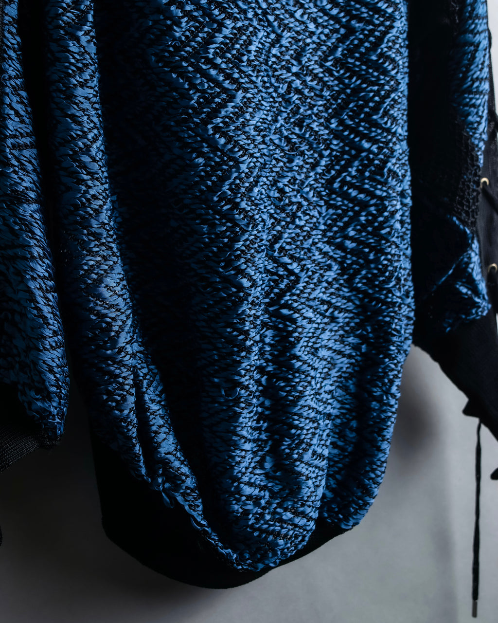 "TOGA ARCHIVES" String design mesh switching melange knit