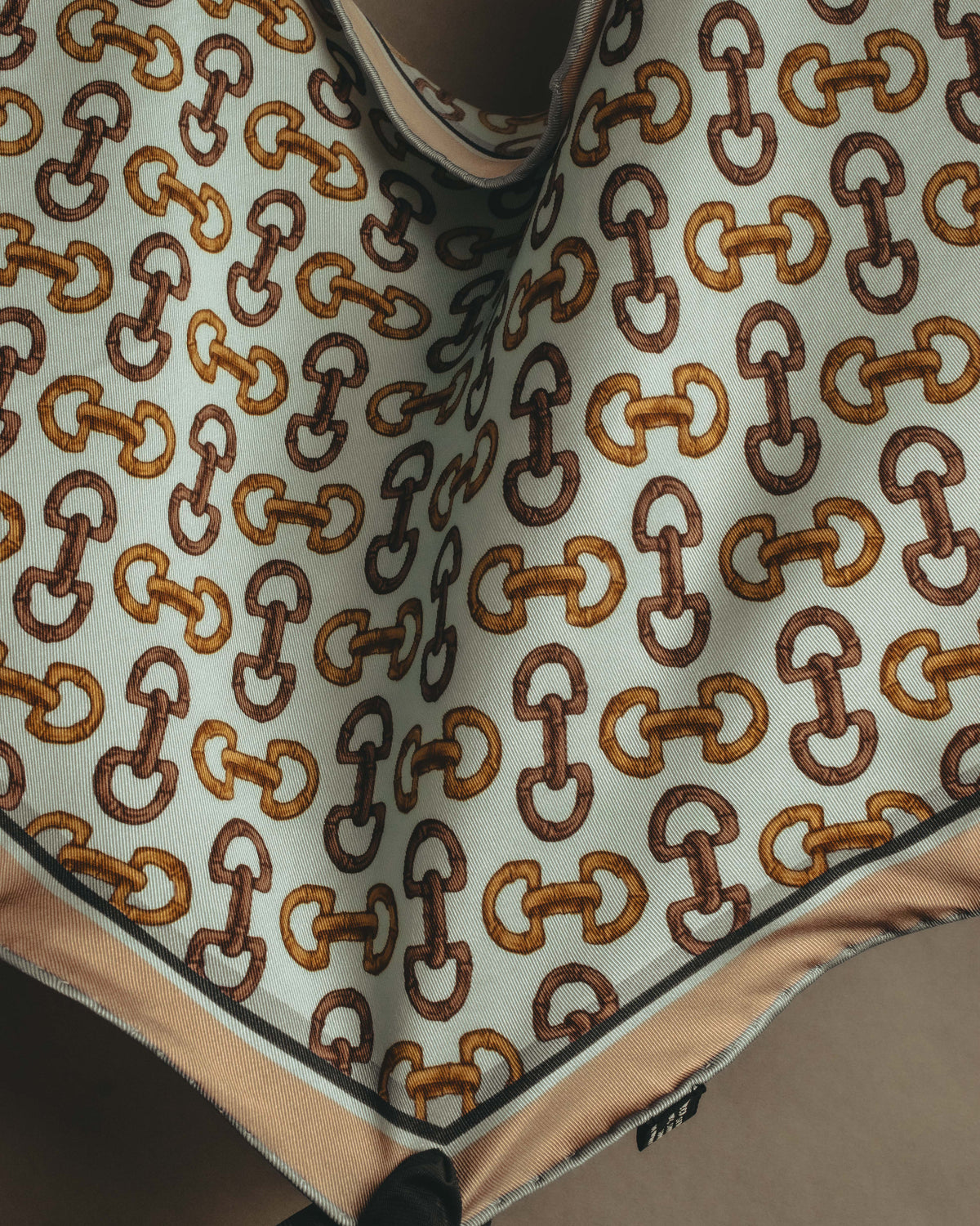 "GUCCI" 80's-90's Horsebit print square silk scarf