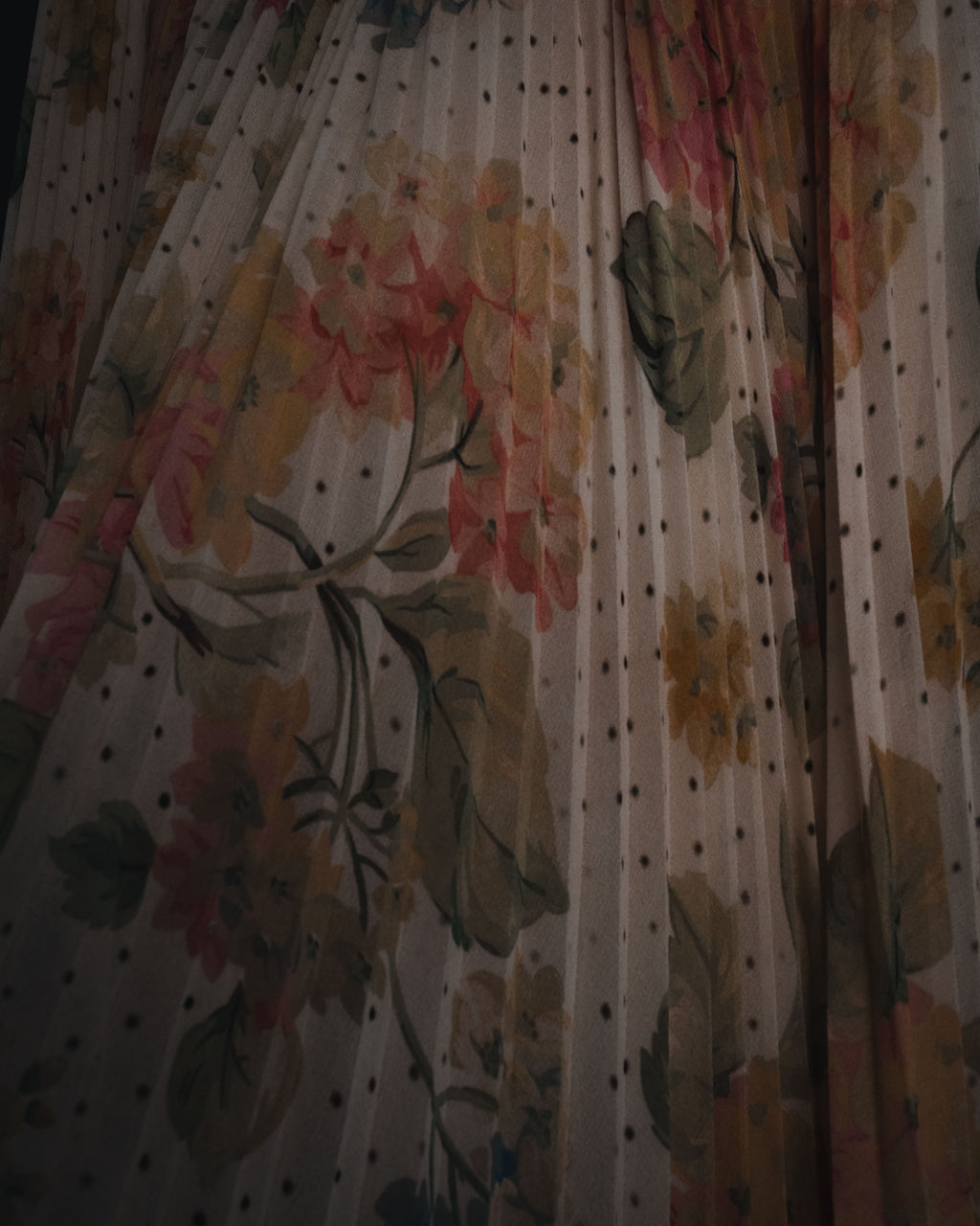 "RED VALENTINO" 19-20’s Floral pleated skirt with tulle hem