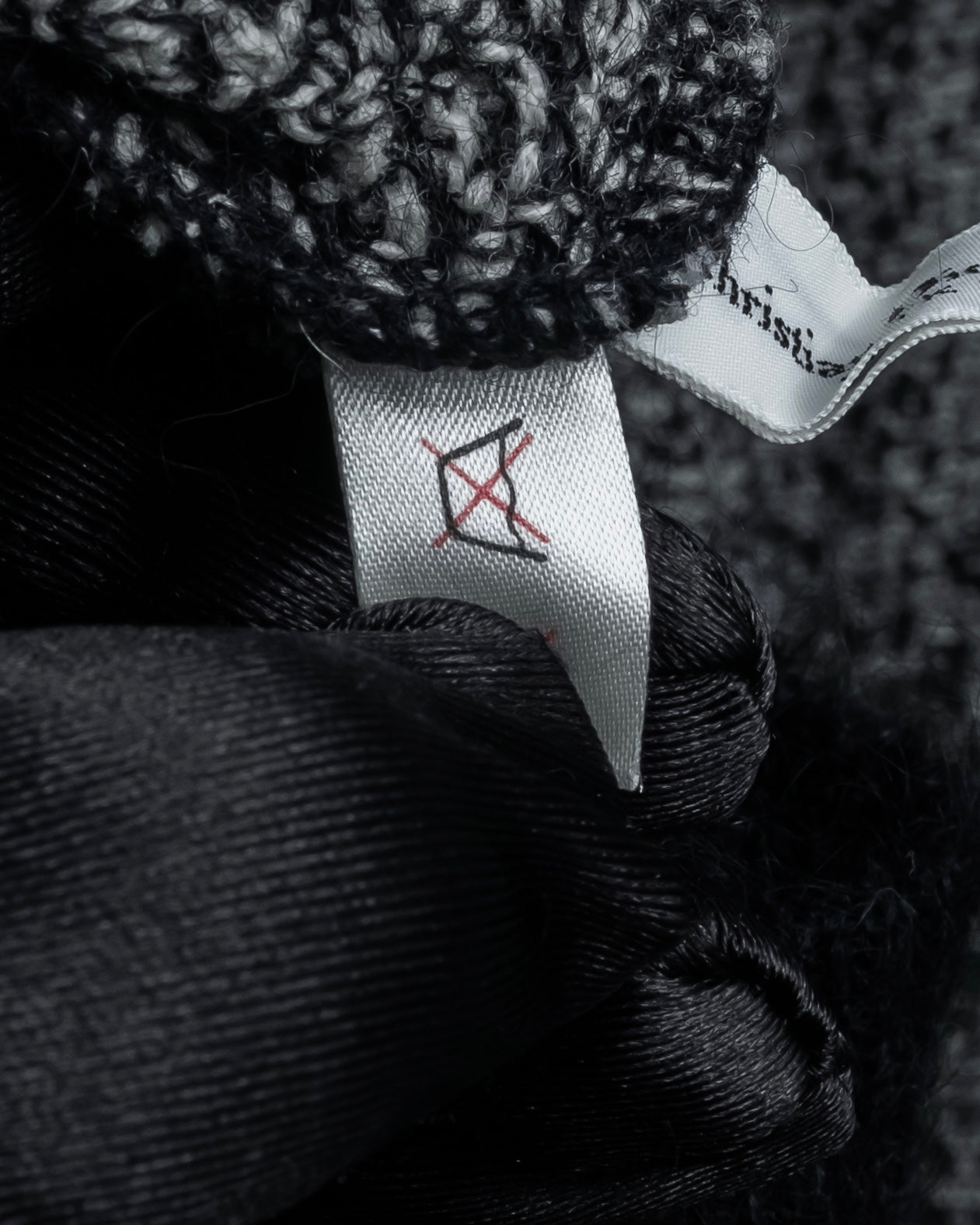 "Christian Dior PRETA PORTER"
Ribbon design mixed yarn knit pullover