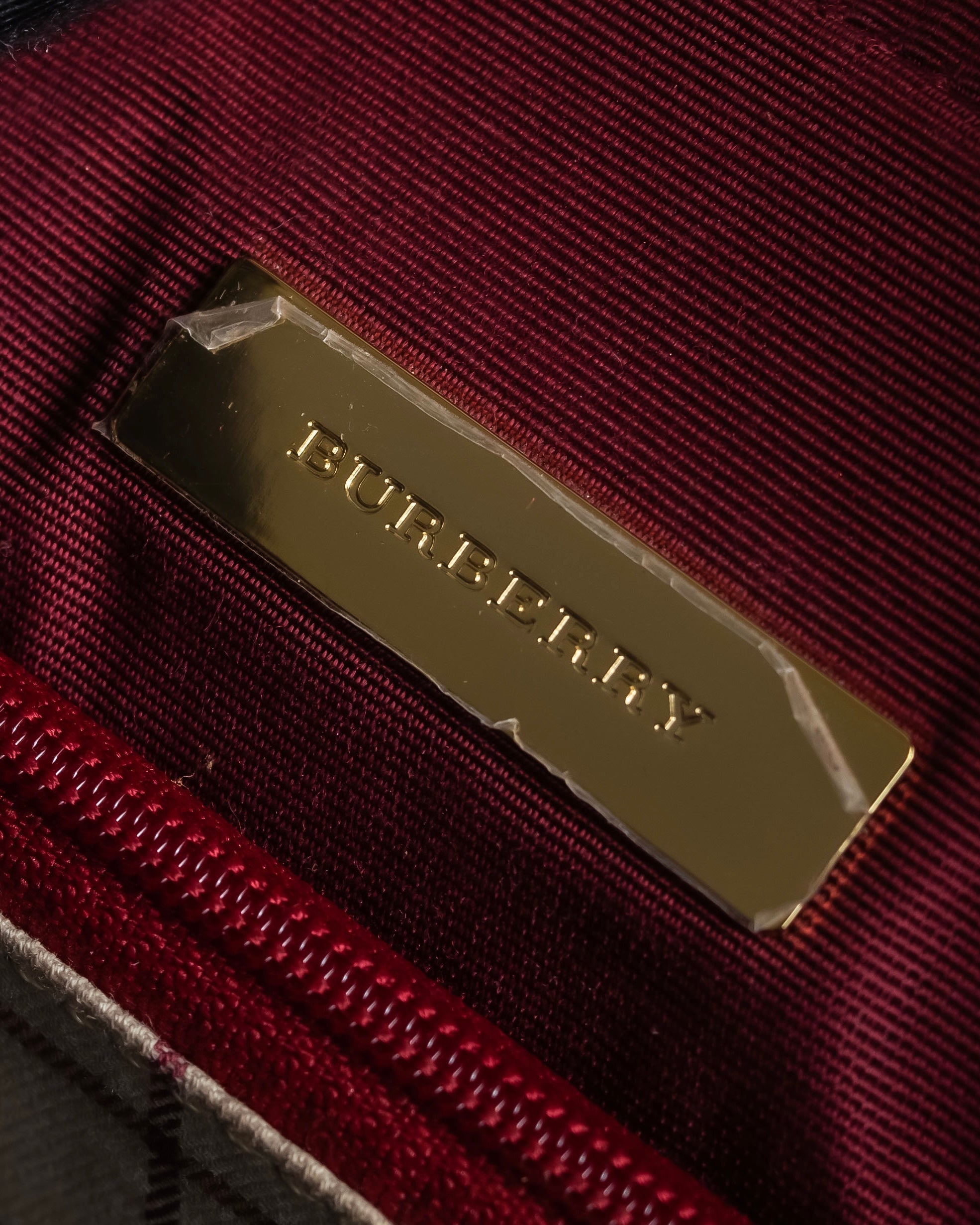 "BURBERRY" Bright red square silhouette leather handbag