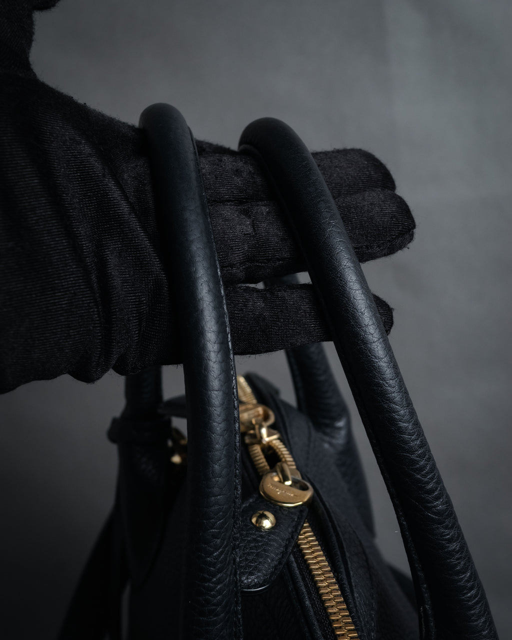 “Salvatore Ferragamo” 2000’s Pebbled leather turn lock bag