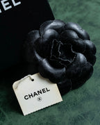 "CHANEL" Deep black camellia brooch