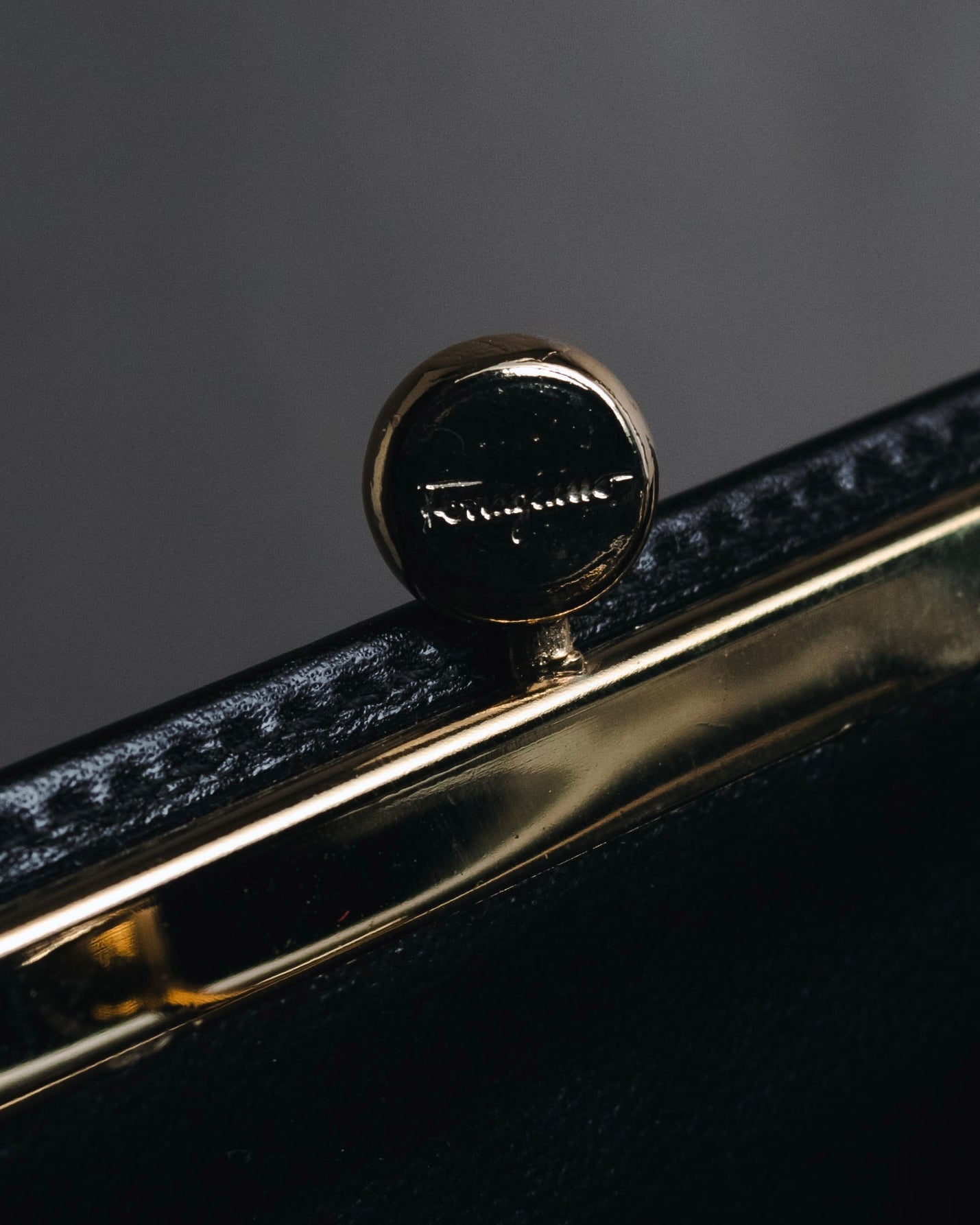 "Salvatore Ferragamo" 90’s Gancini clasp kiss lock tri fold wallet