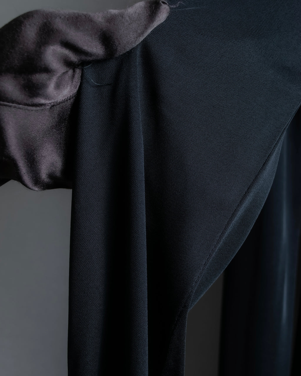 "GUCCI" Front garment attached V-neck dress