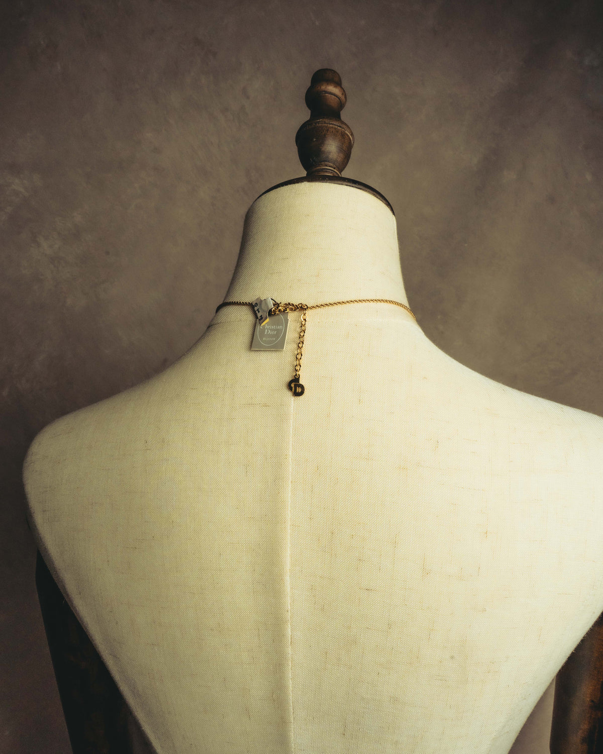 "Christian Dior" 70's-80's Sculptural leaf pendant necklace
