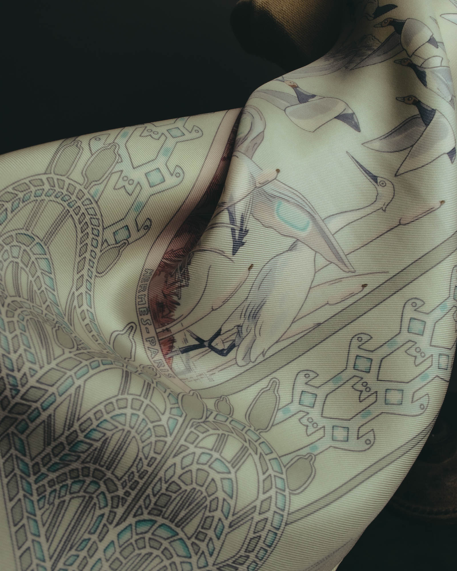 "Hermès" 00's Pastel bird print silk scarf