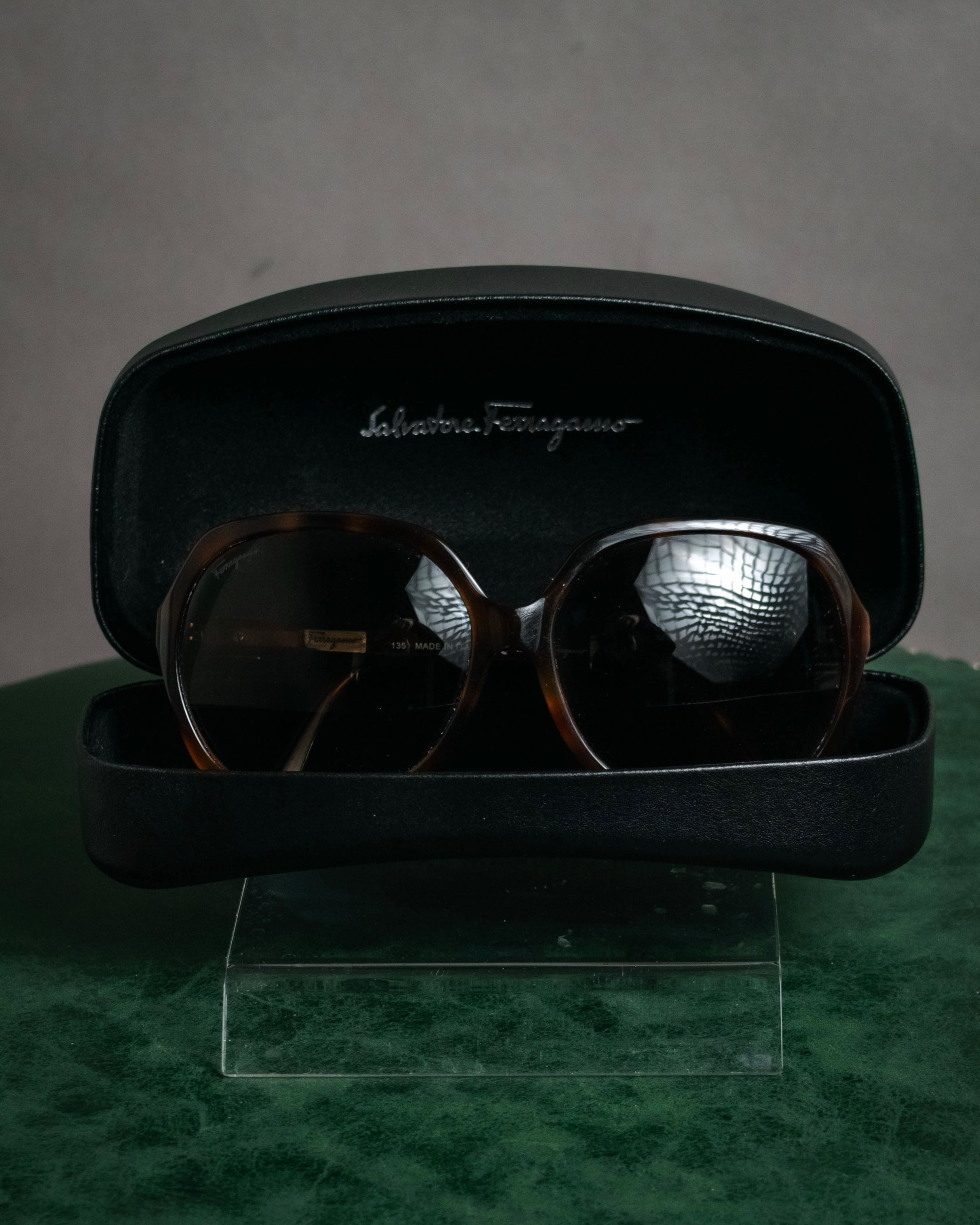 “Salvatore Ferragamo” 2010’s Havana acetate oversized sunglasses