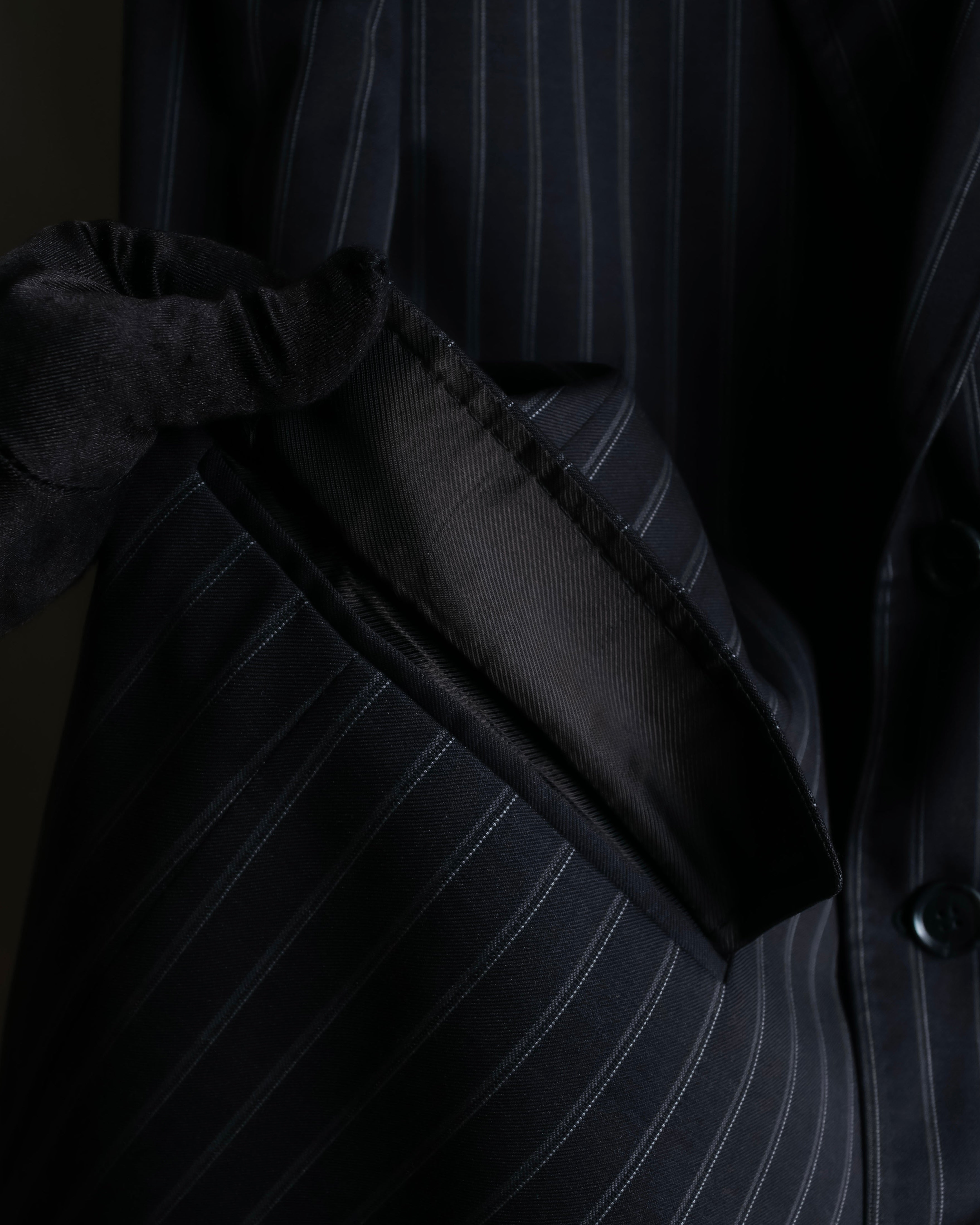 "Dolce & Gabbana" Pinstripe vertical lines emphasized tailored jacket