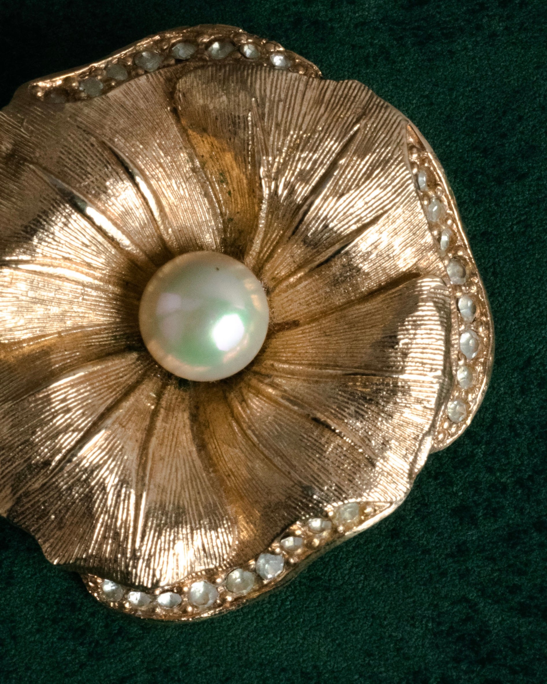 “Christian Dior” 70’s-80’s Pearl flower brooch