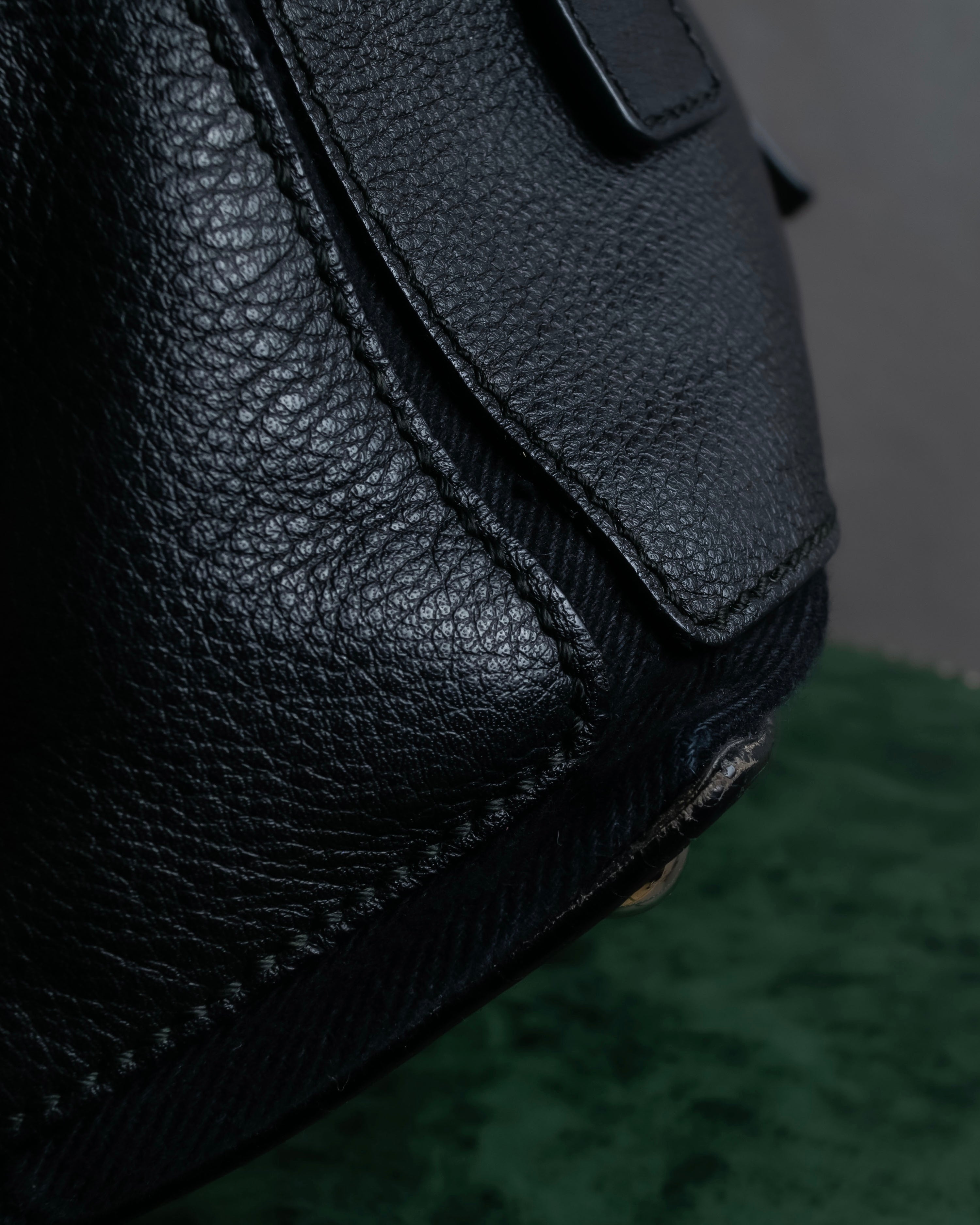 "YVES SAINT LAURENT" Silver parts design Muse toe leather bag