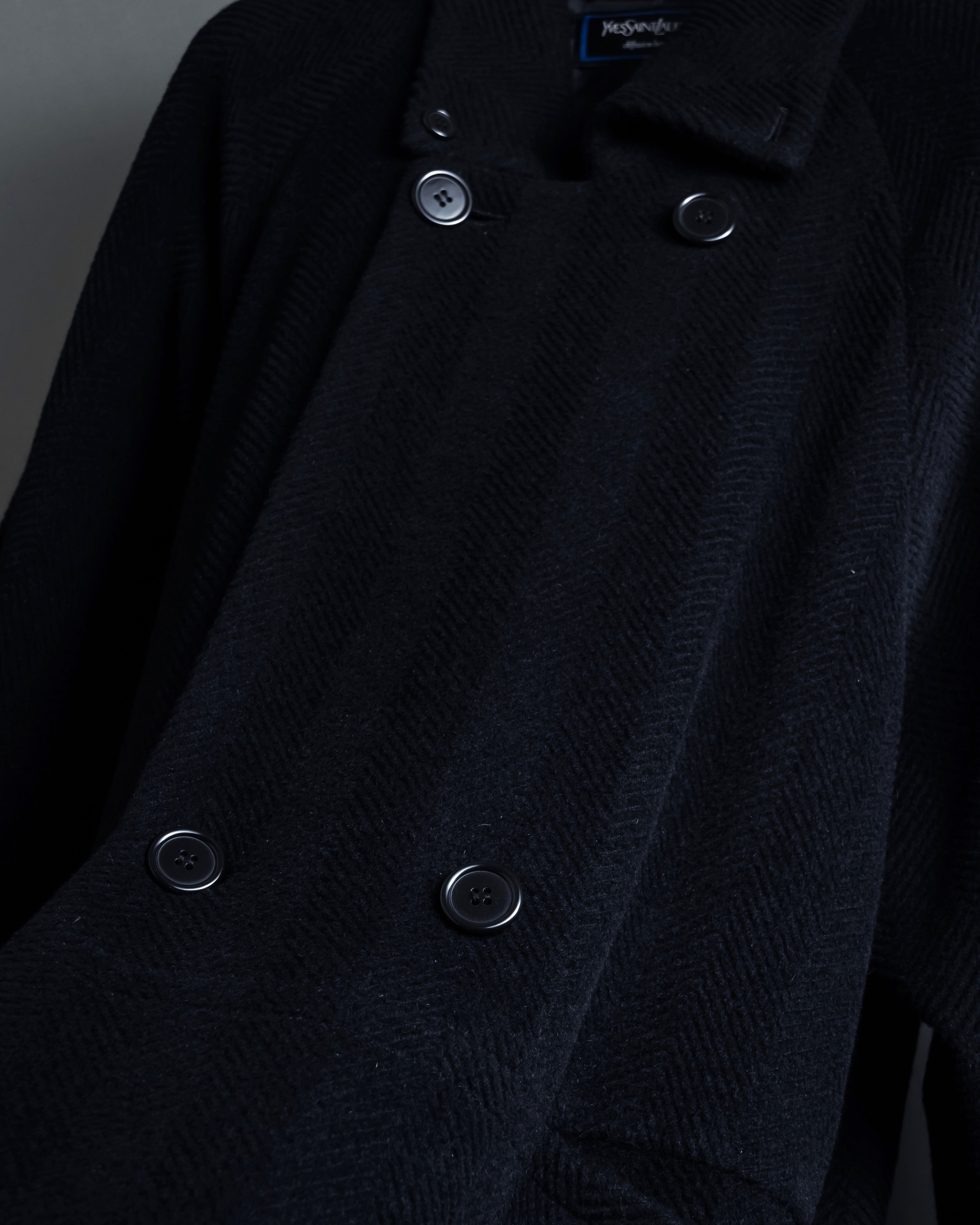 -SPECIAL- "YVES SAINT LAURENT"
80's-90's Raglan sleeves 100% angora stand collar coat