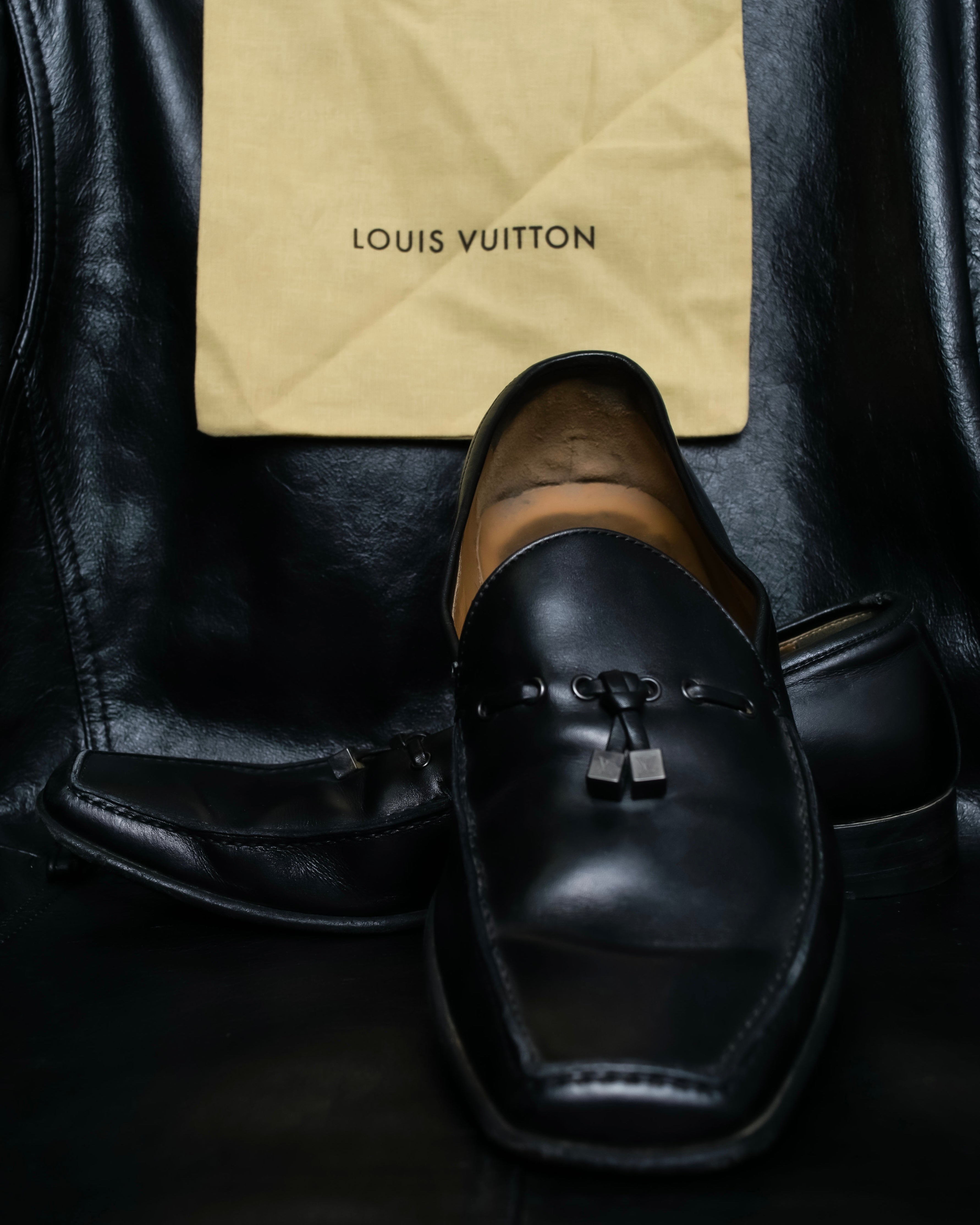“Louis Vuitton” beautiful leather tasseled loafer