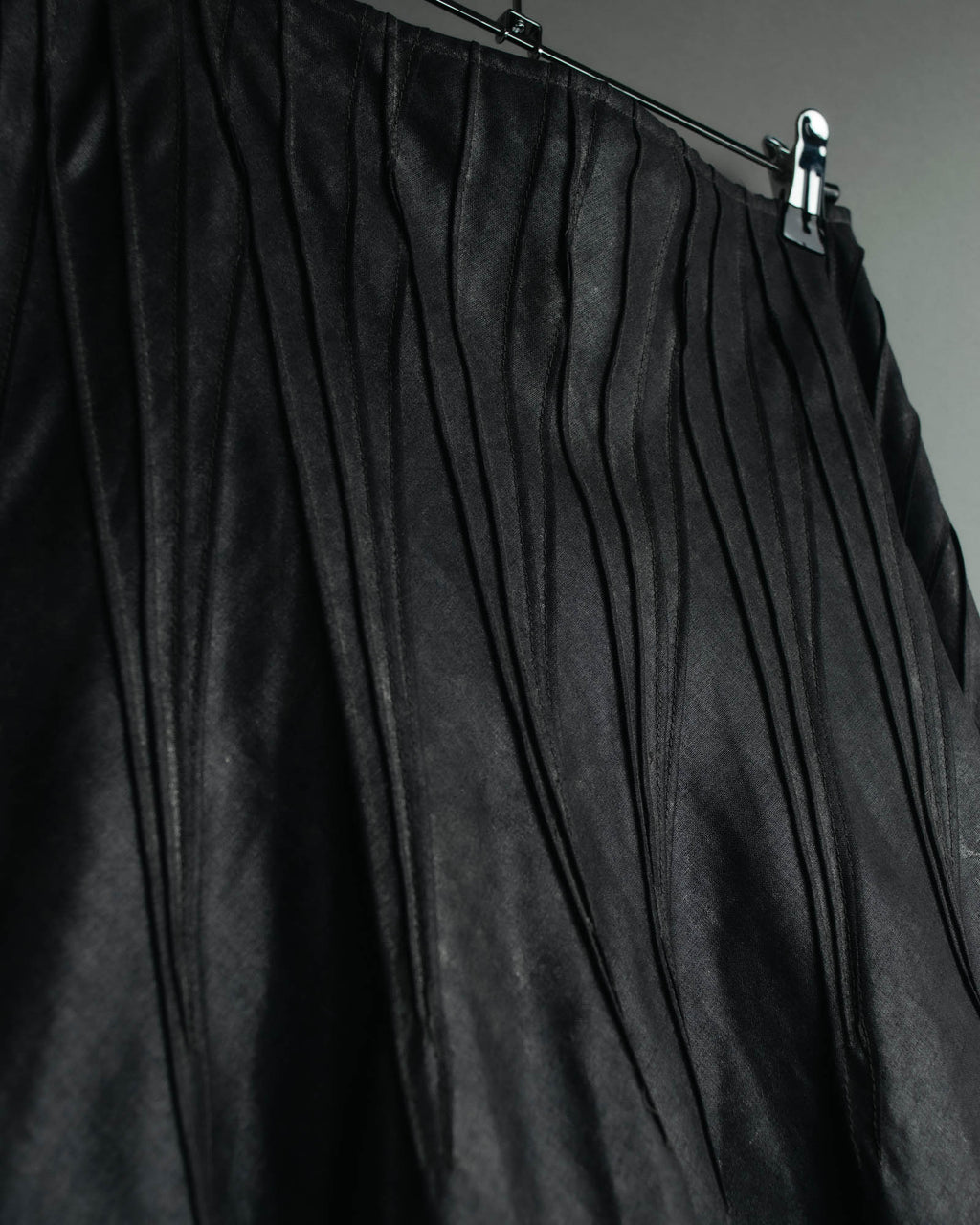 "JUNYA WATANABE COMME des GARÇONS" 00's Glossy raw hem flared long skirt