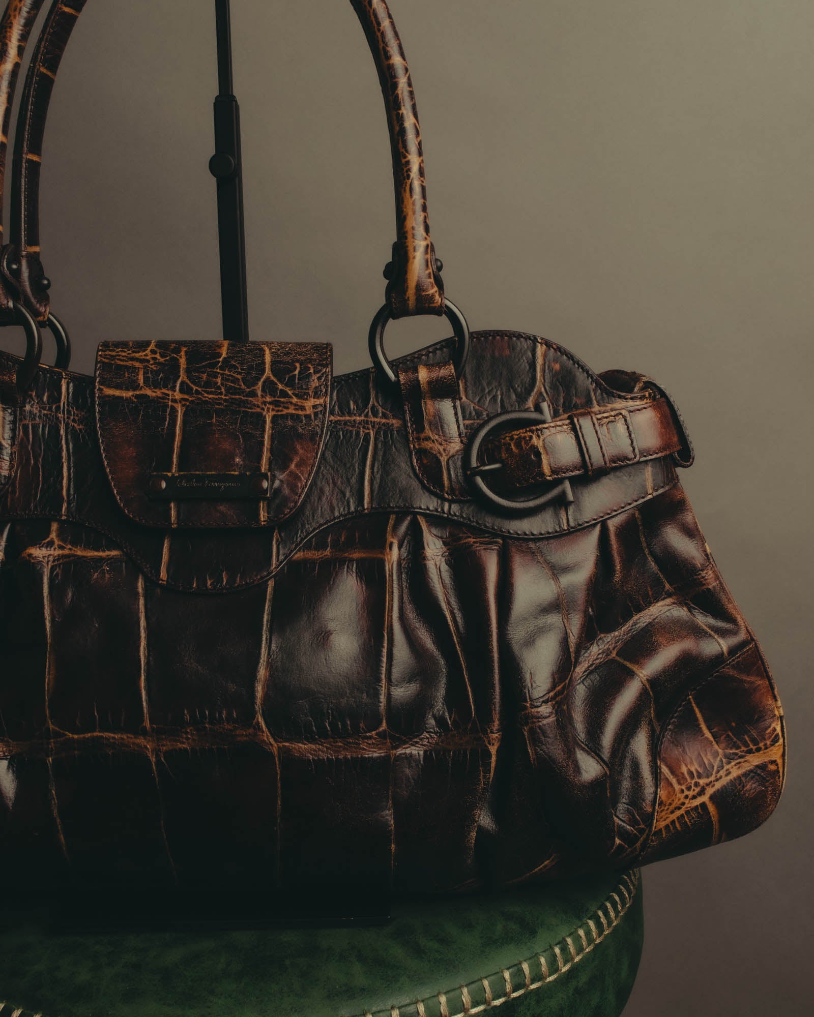 "Salvatore Ferragamo" 00's-10's Glossy crocodile embossed leather handbag