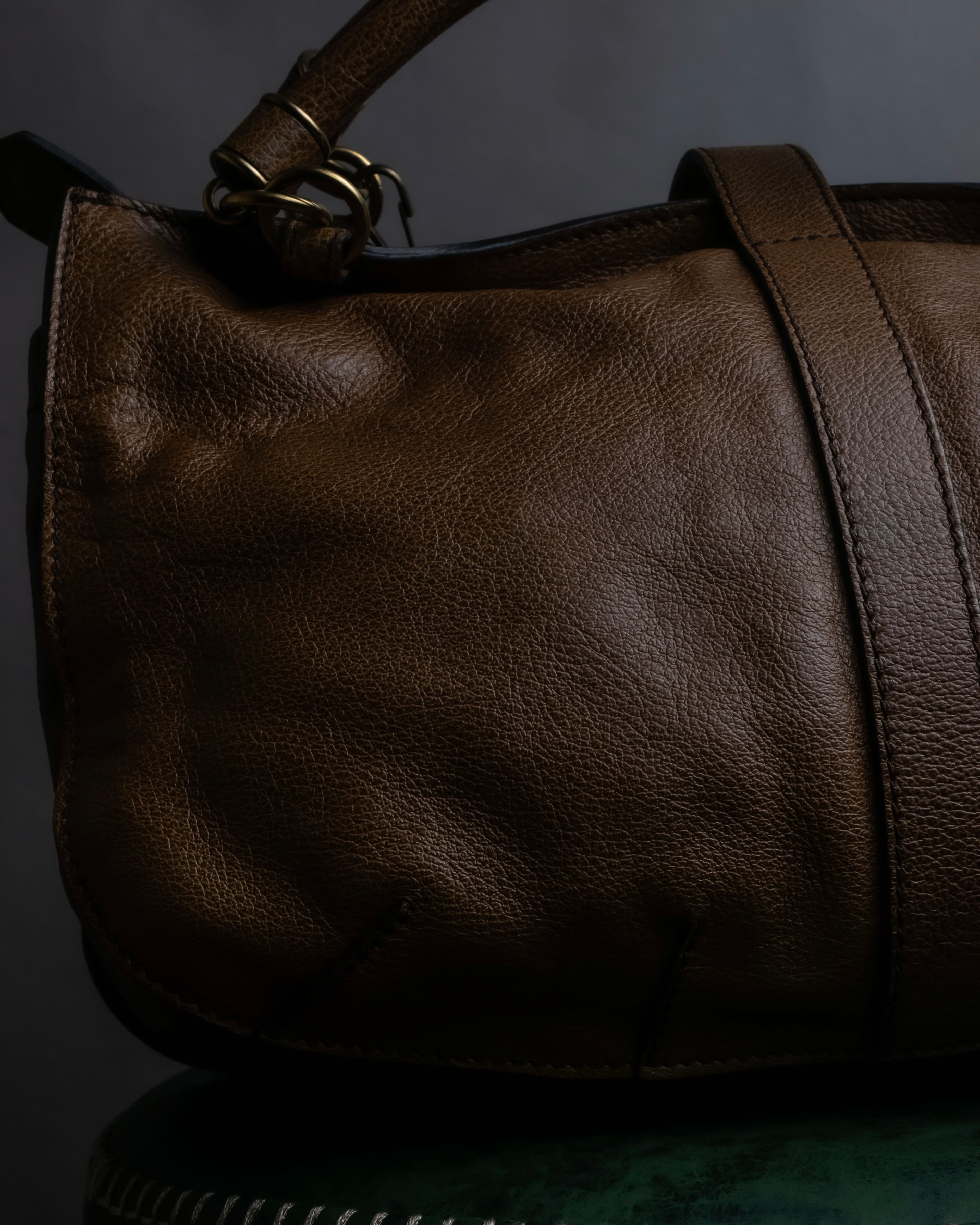 "BURBERRY" Chain design grained full grain leather shoulder bag