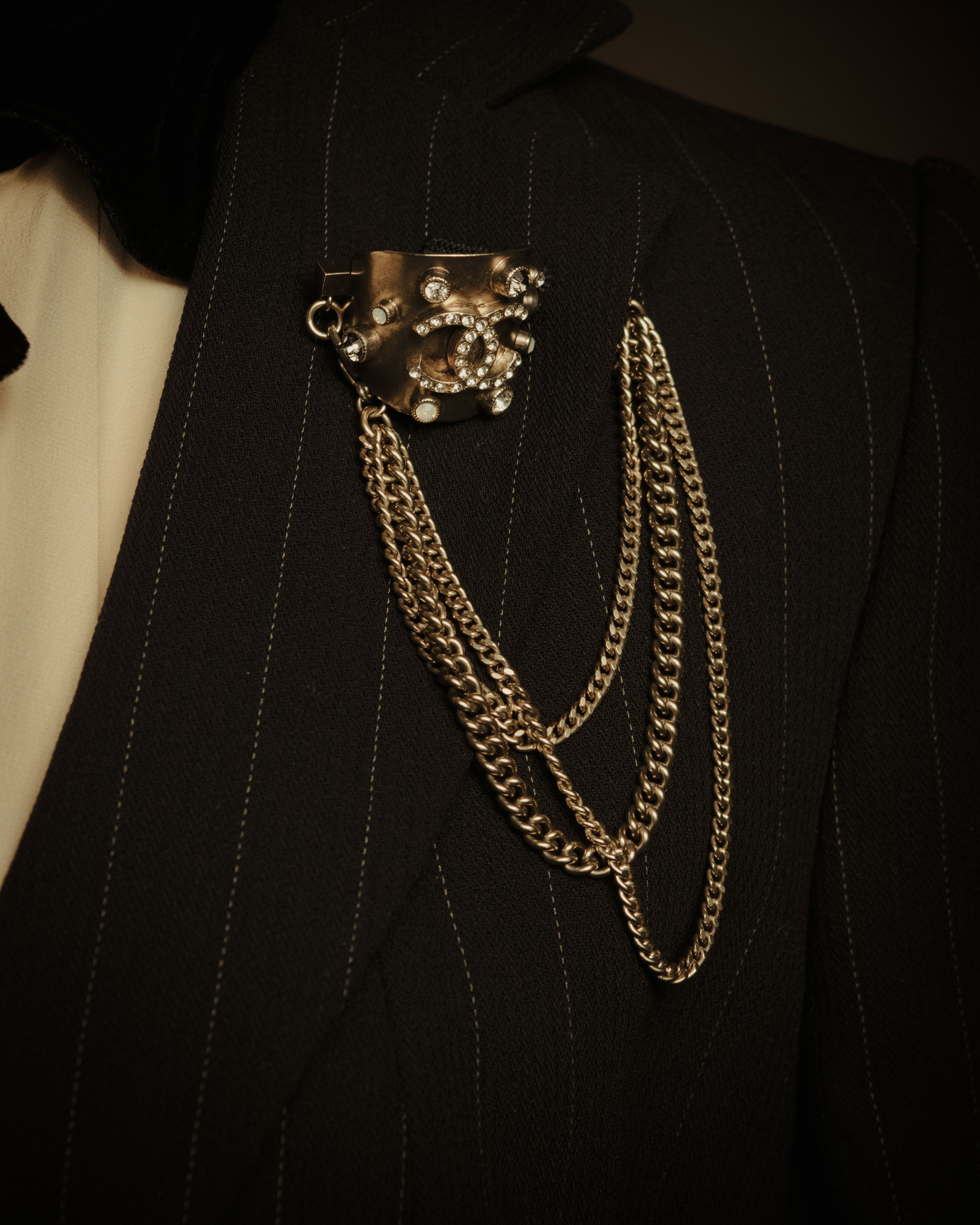 –SPECIAL– “CHANEL” 2005 Spring crystal CC chain majeste