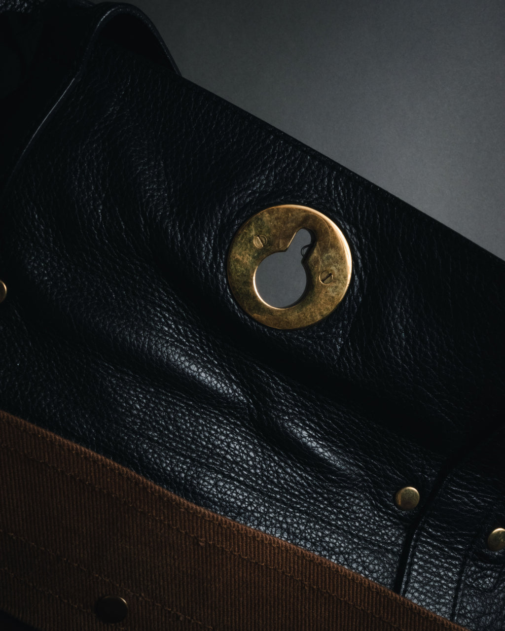 "YVES SAINT LAURENT" 2008-2012 Muse to icon clasp leather and canvas top handle bag