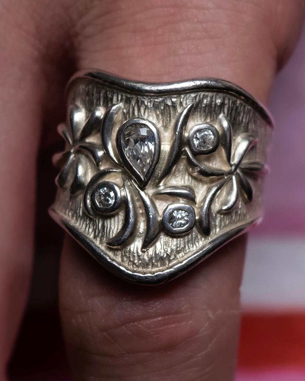 "Vintage flower motif silver ring"