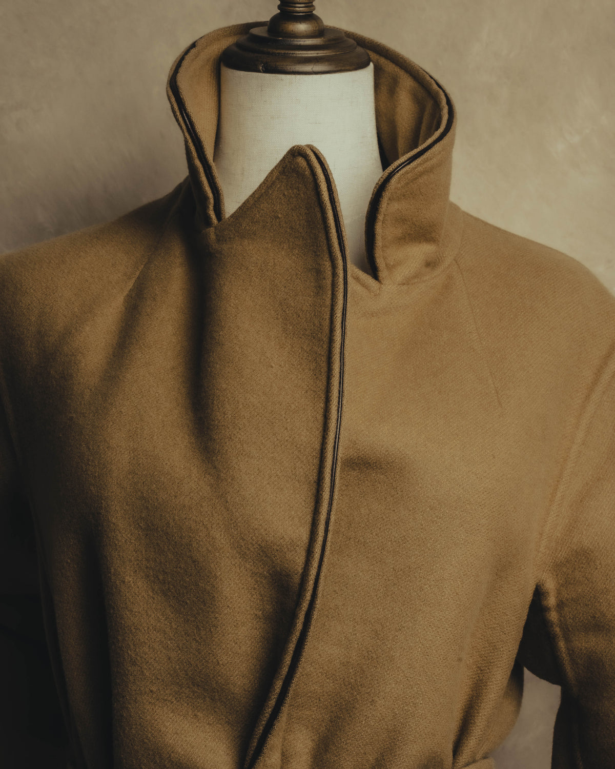 “GUCCI” 00’s-10’s Cashmere-blend leather-trimmed belted long coat