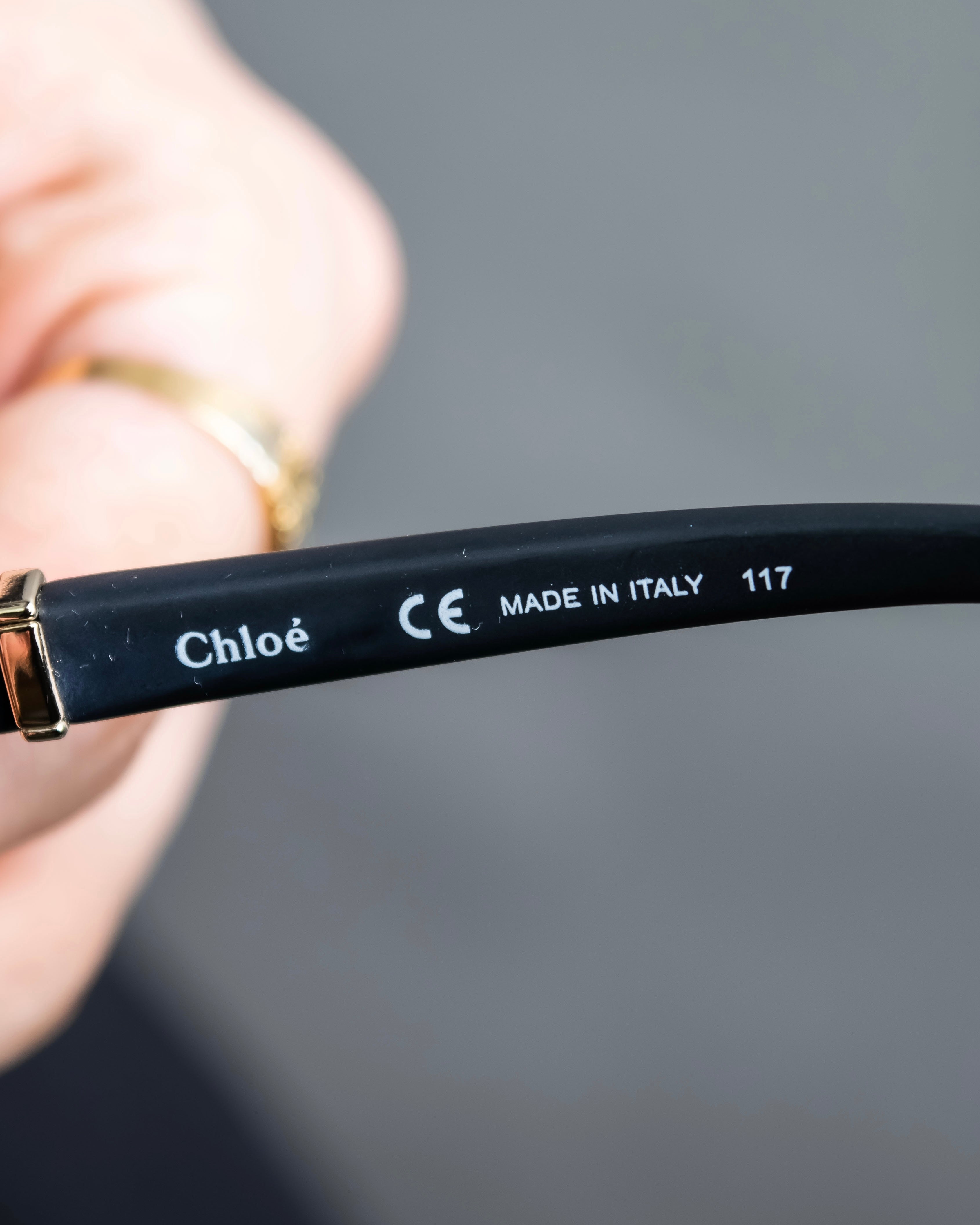 "Chloe" Butterflyframe logo engraved sunglasses