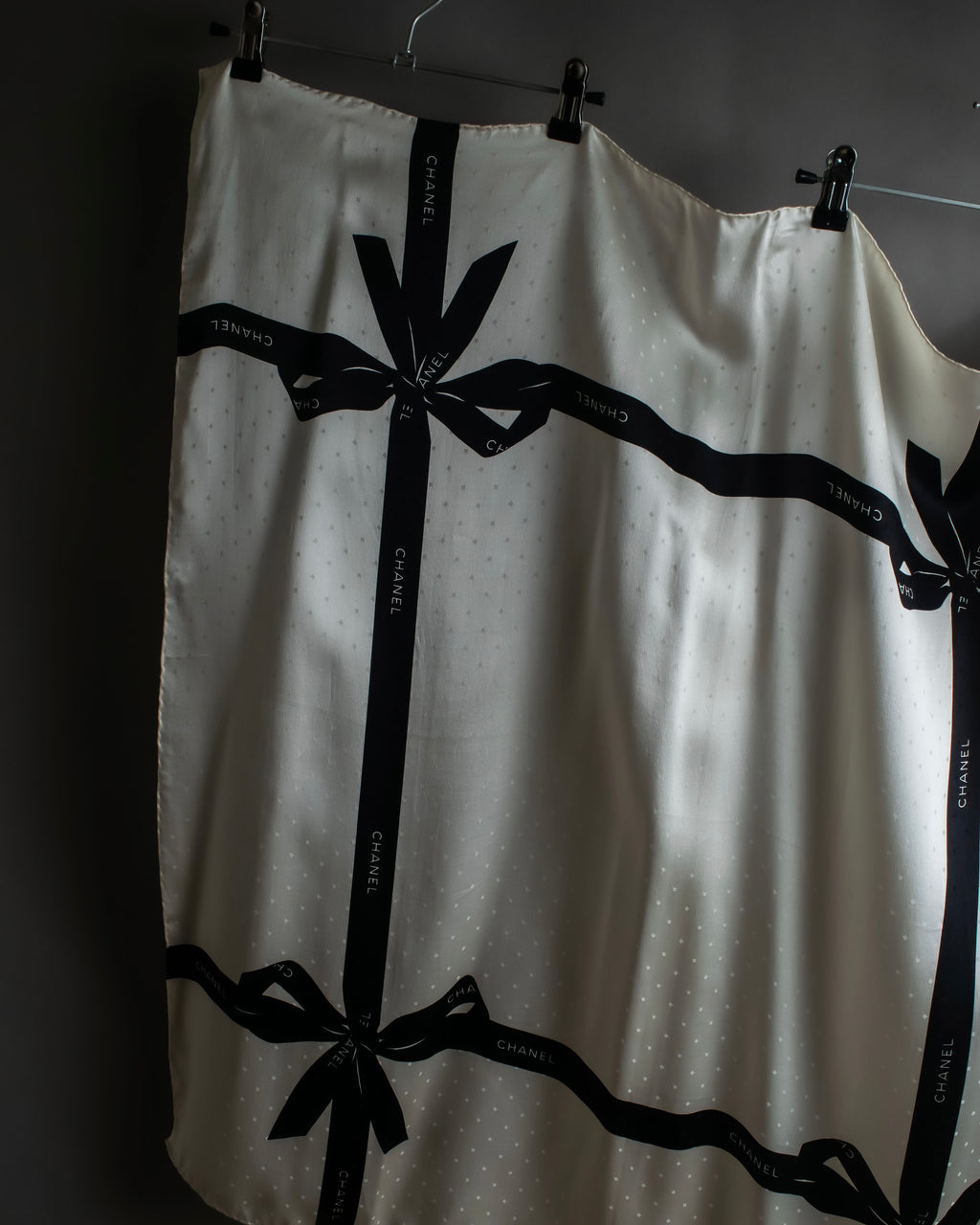 "CHANEL" Logo engraved ribbon motif design large scarf